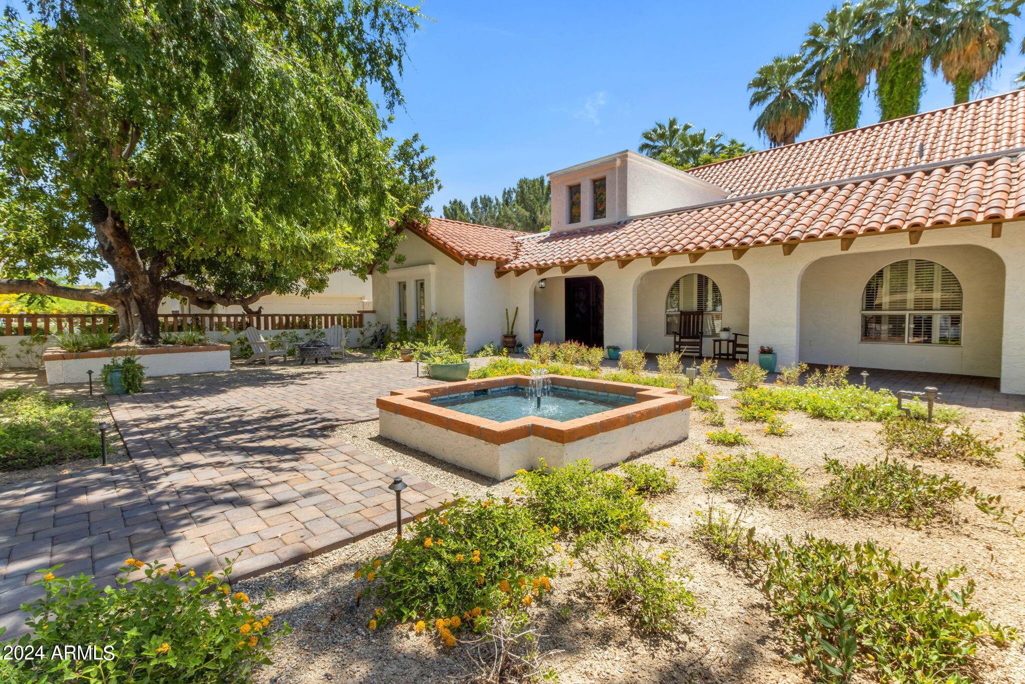 15 E CACTUS WREN Drive
