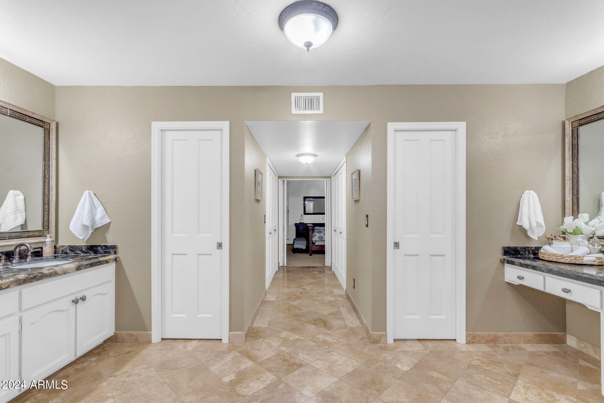15 E CACTUS WREN Drive