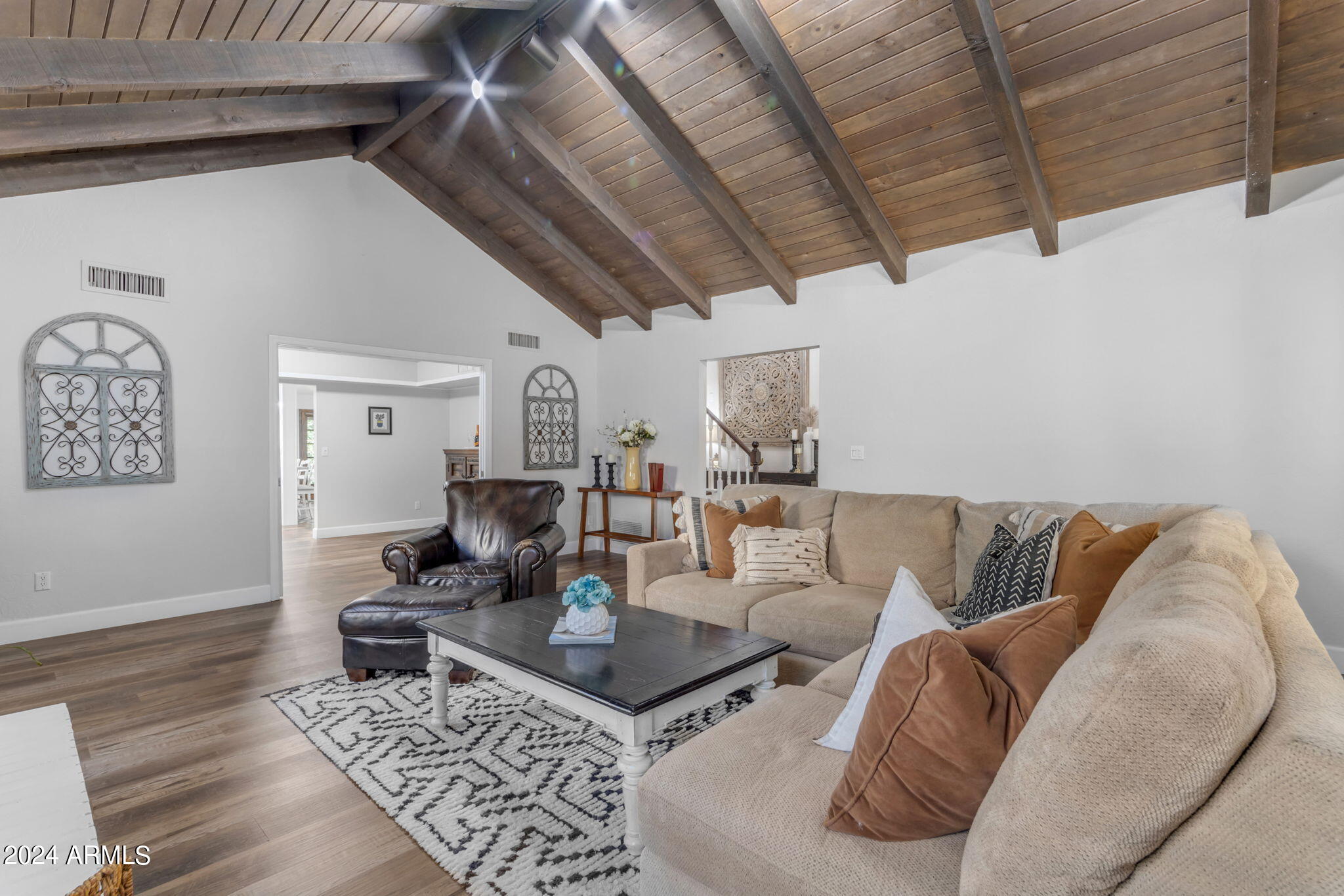 15 E CACTUS WREN Drive