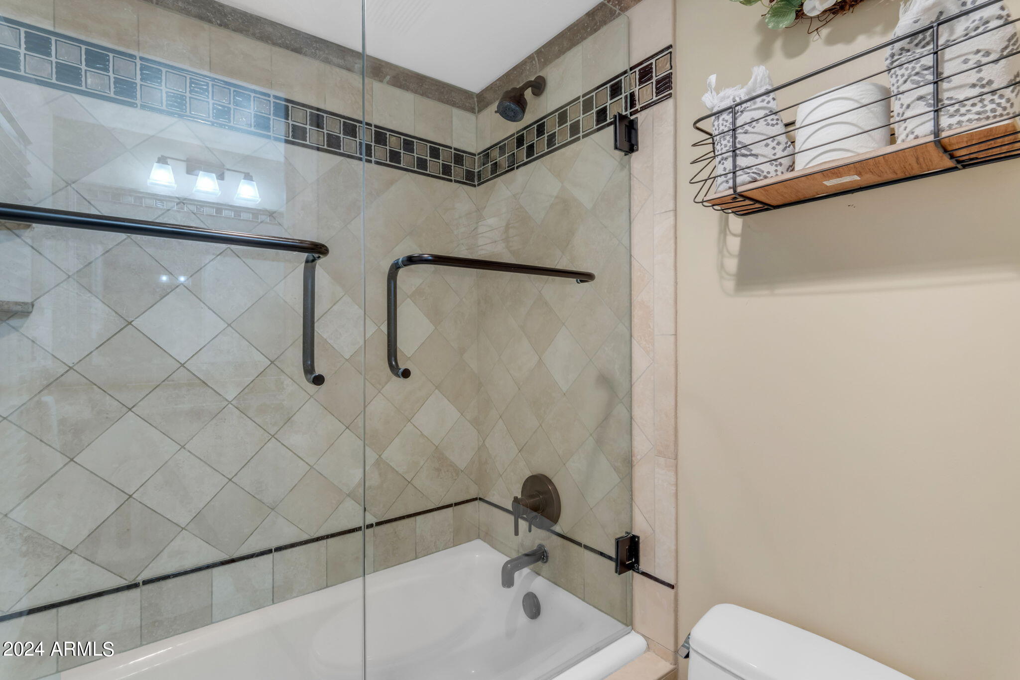 15 E CACTUS WREN Drive