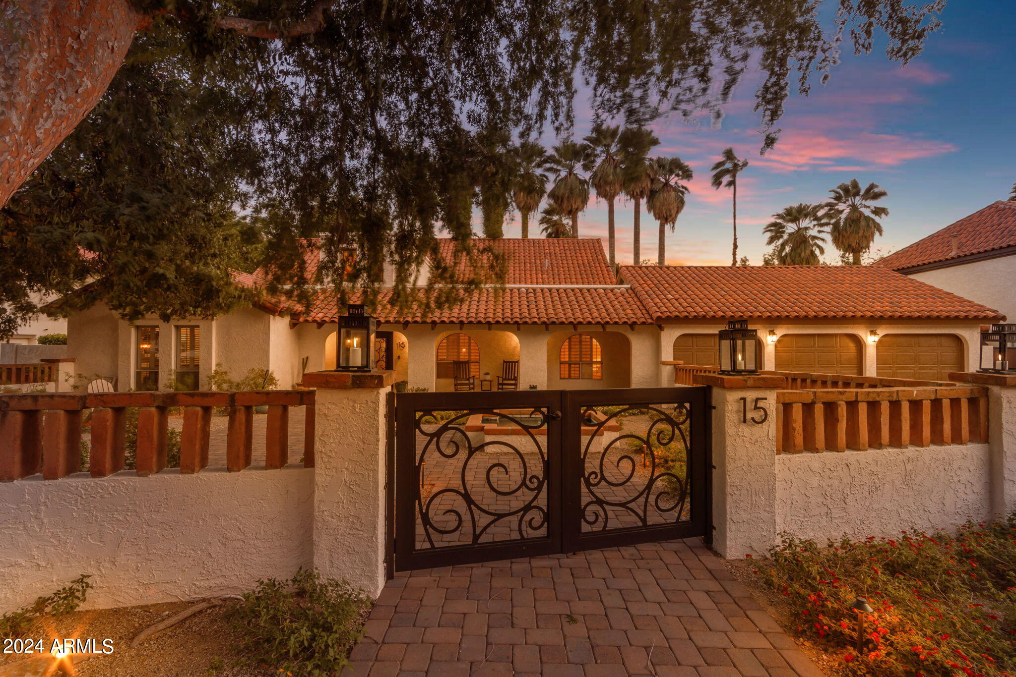 15 E CACTUS WREN Drive