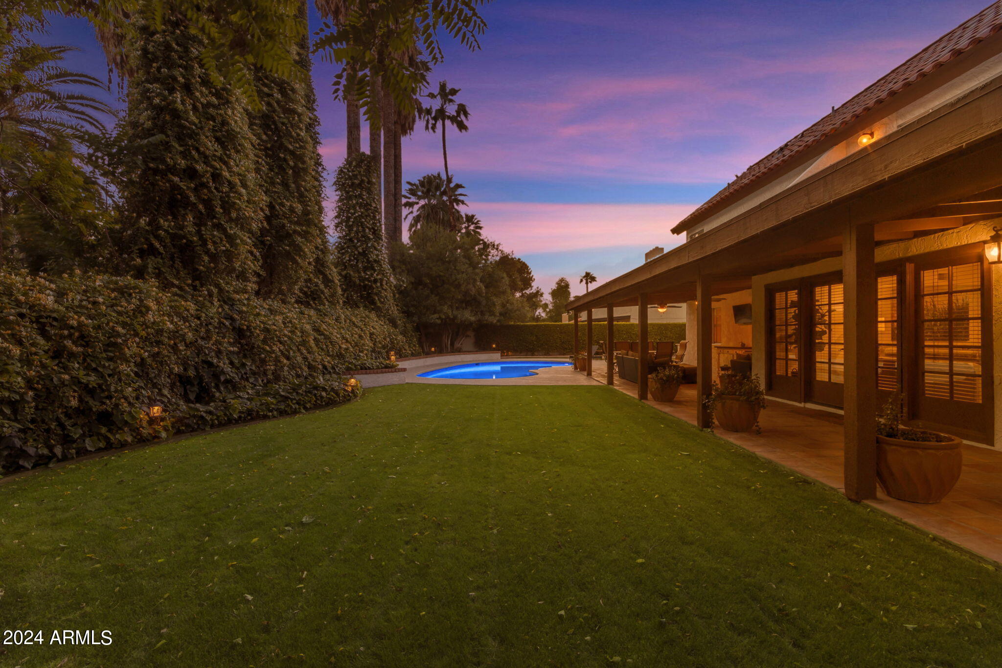 15 E CACTUS WREN Drive