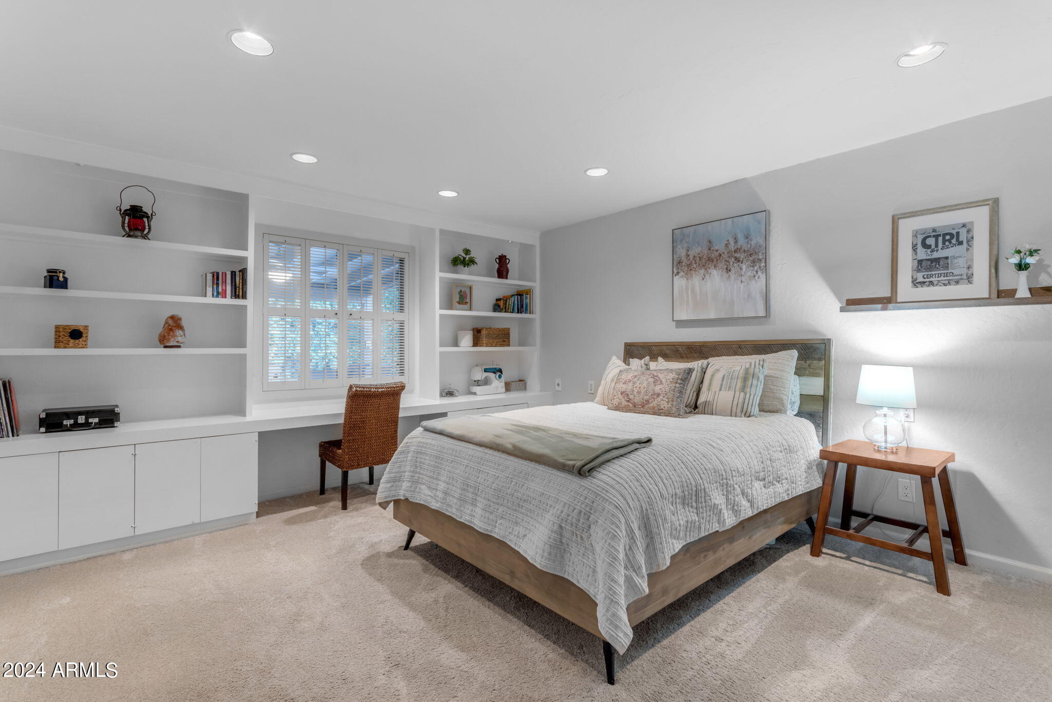 15 E CACTUS WREN Drive