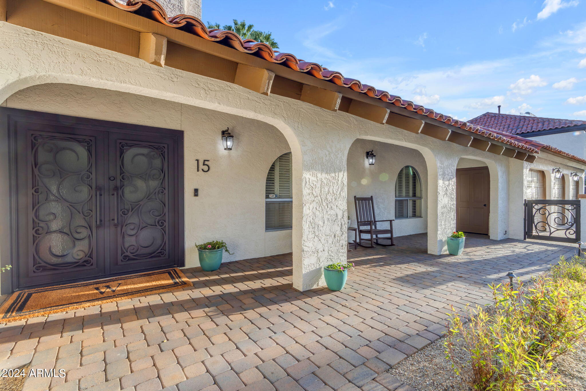 15 E CACTUS WREN Drive