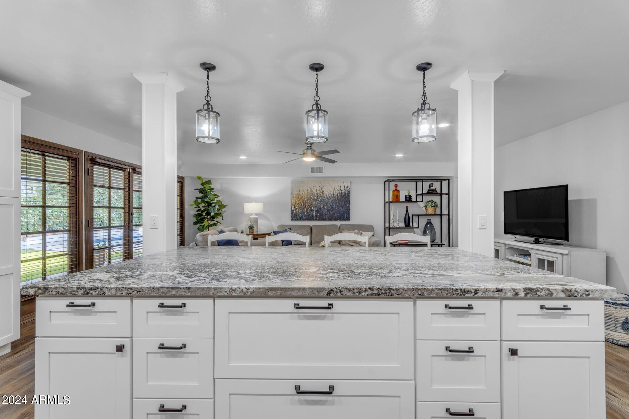 15 E CACTUS WREN Drive