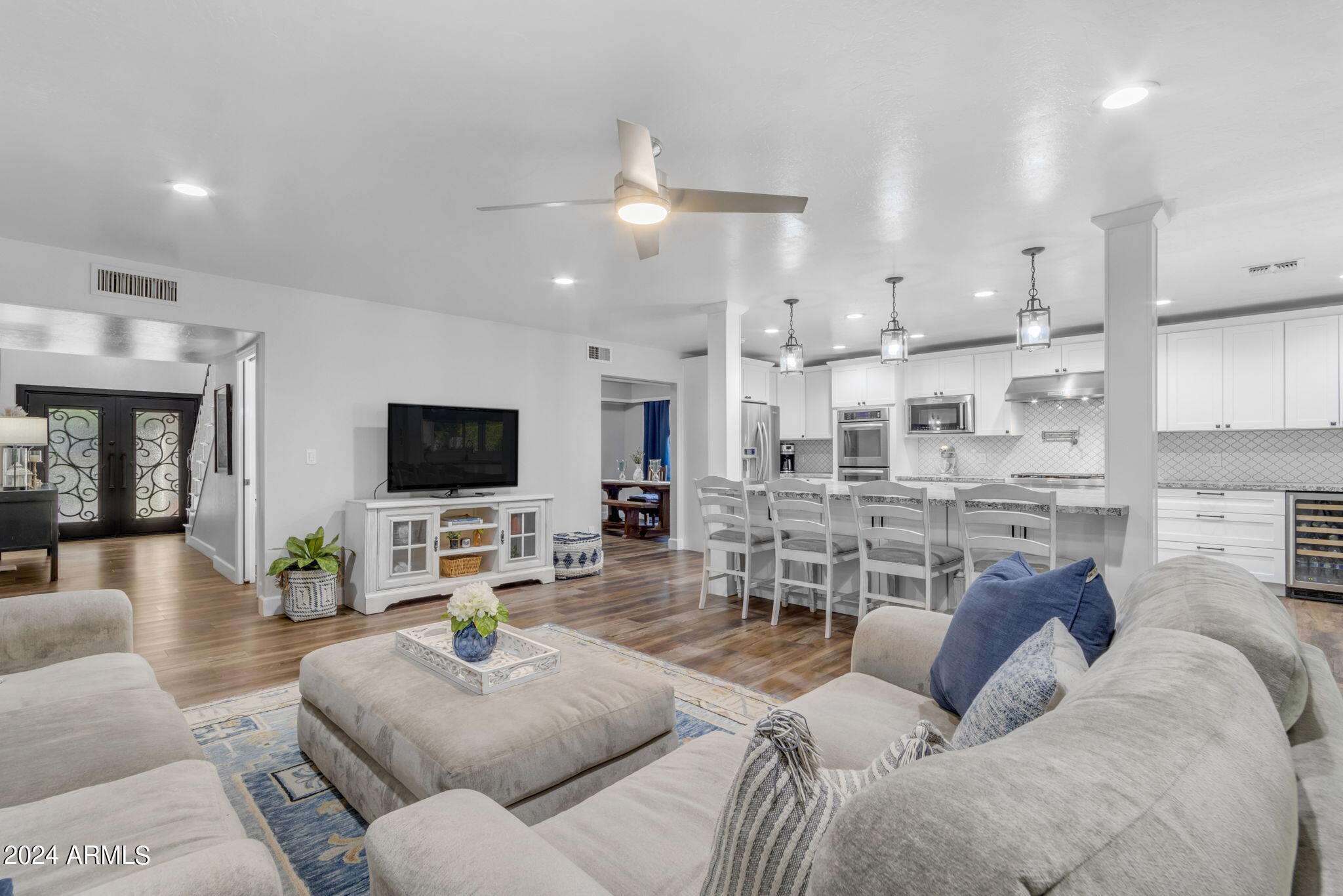 15 E CACTUS WREN Drive