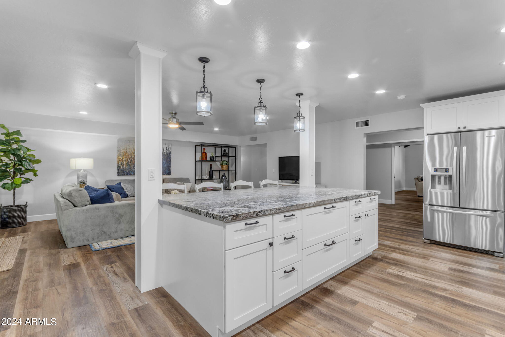 15 E CACTUS WREN Drive