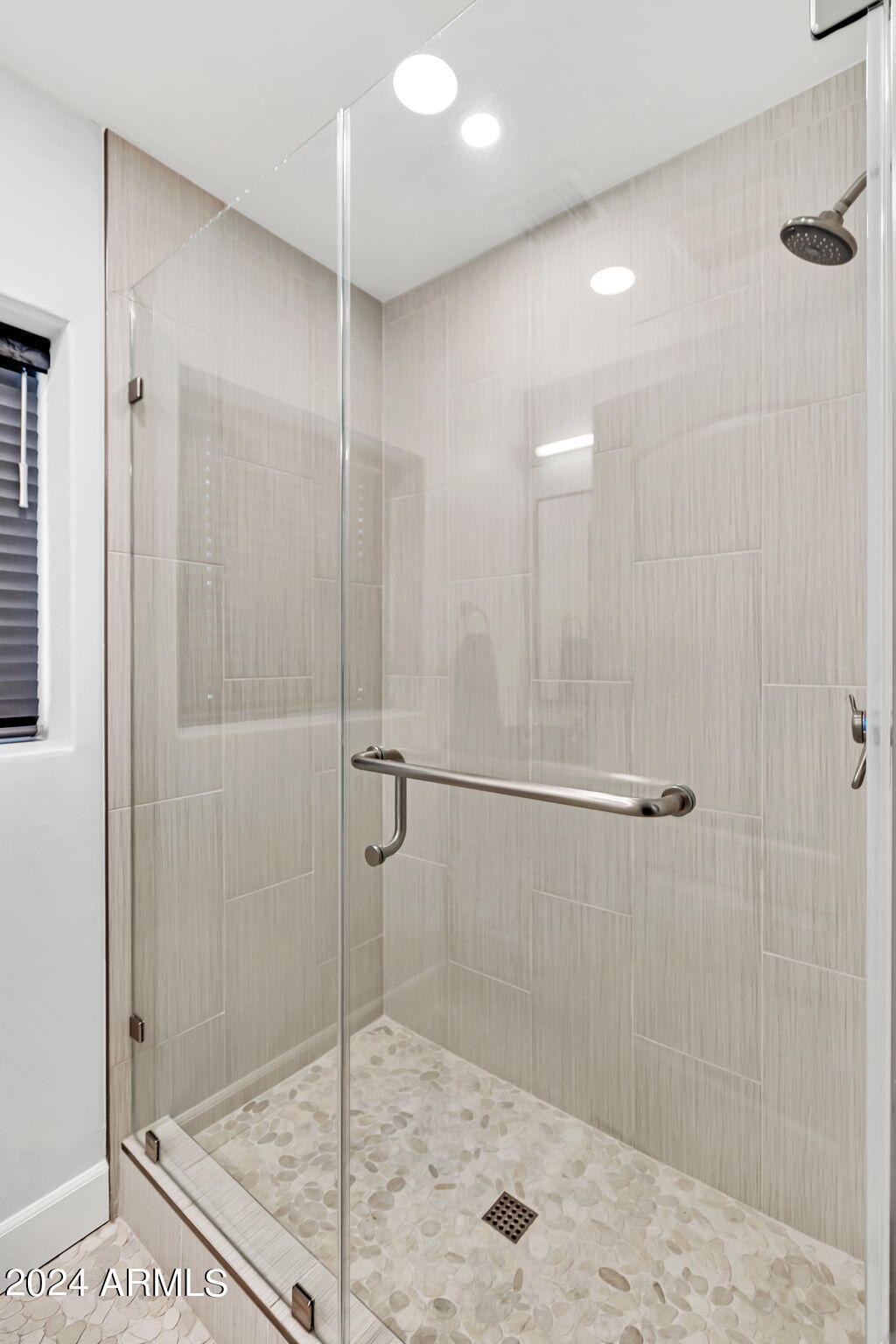 3203 N MANOR Drive W