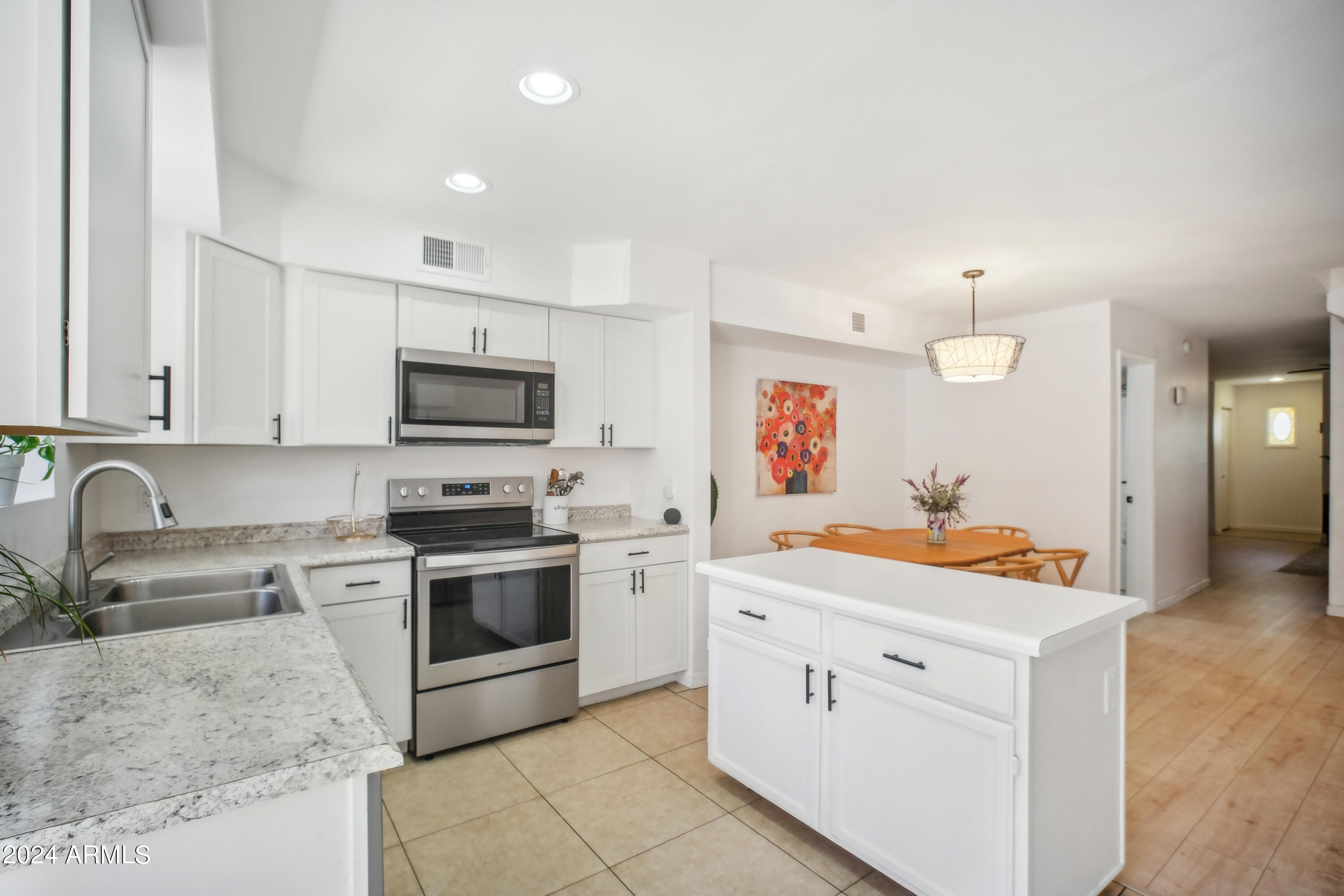 1425 E DESERT COVE Avenue 5