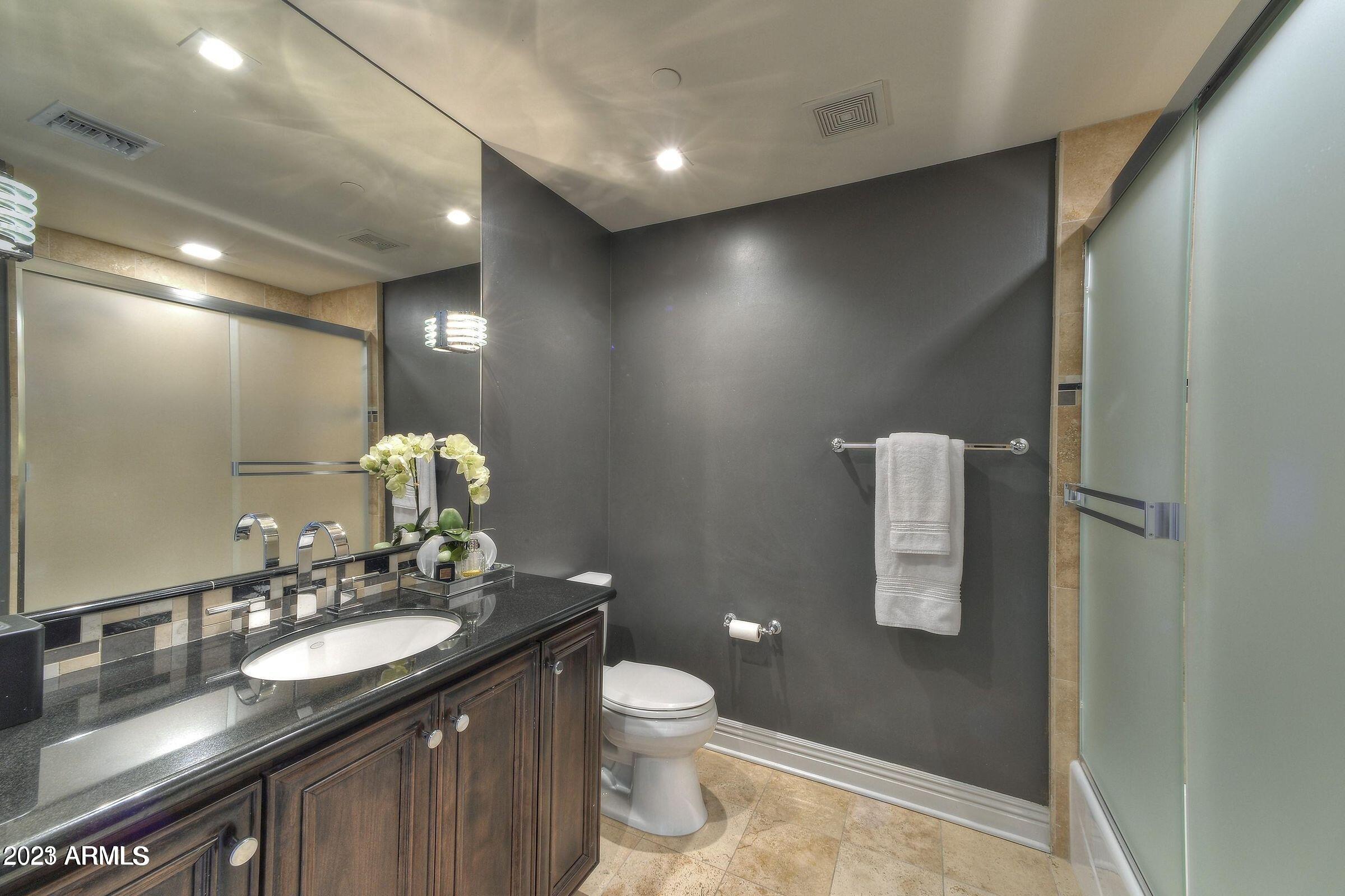 7181 E CAMELBACK Road, 1002