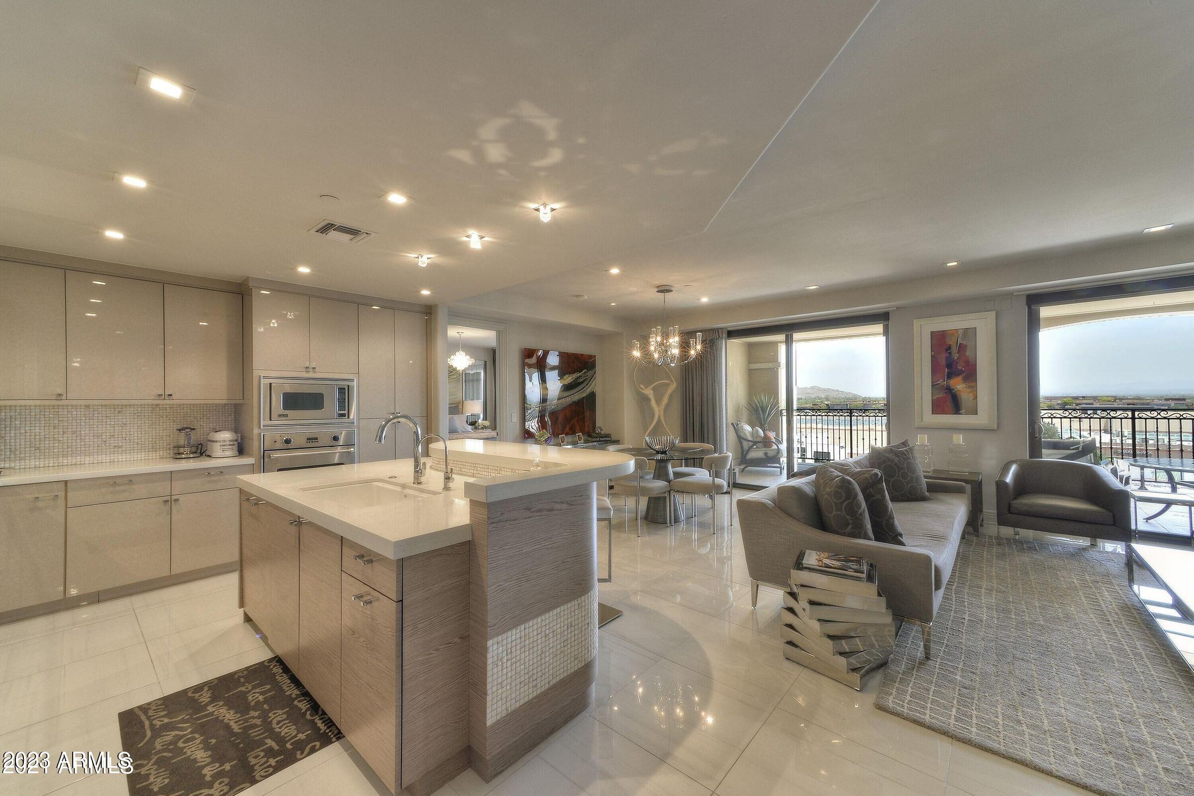 7181 E CAMELBACK Road, 1002