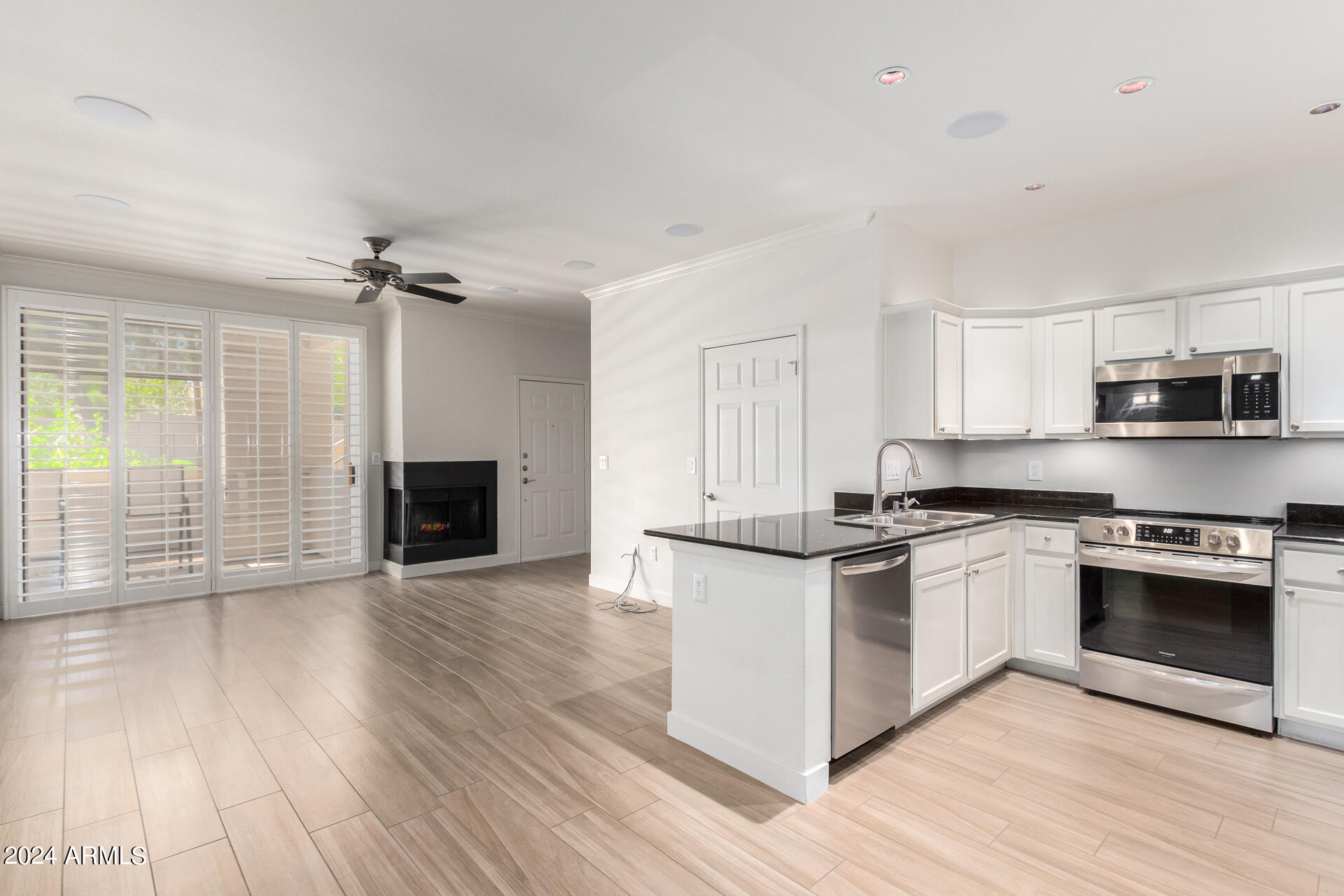 7009 E ACOMA Drive, 1035