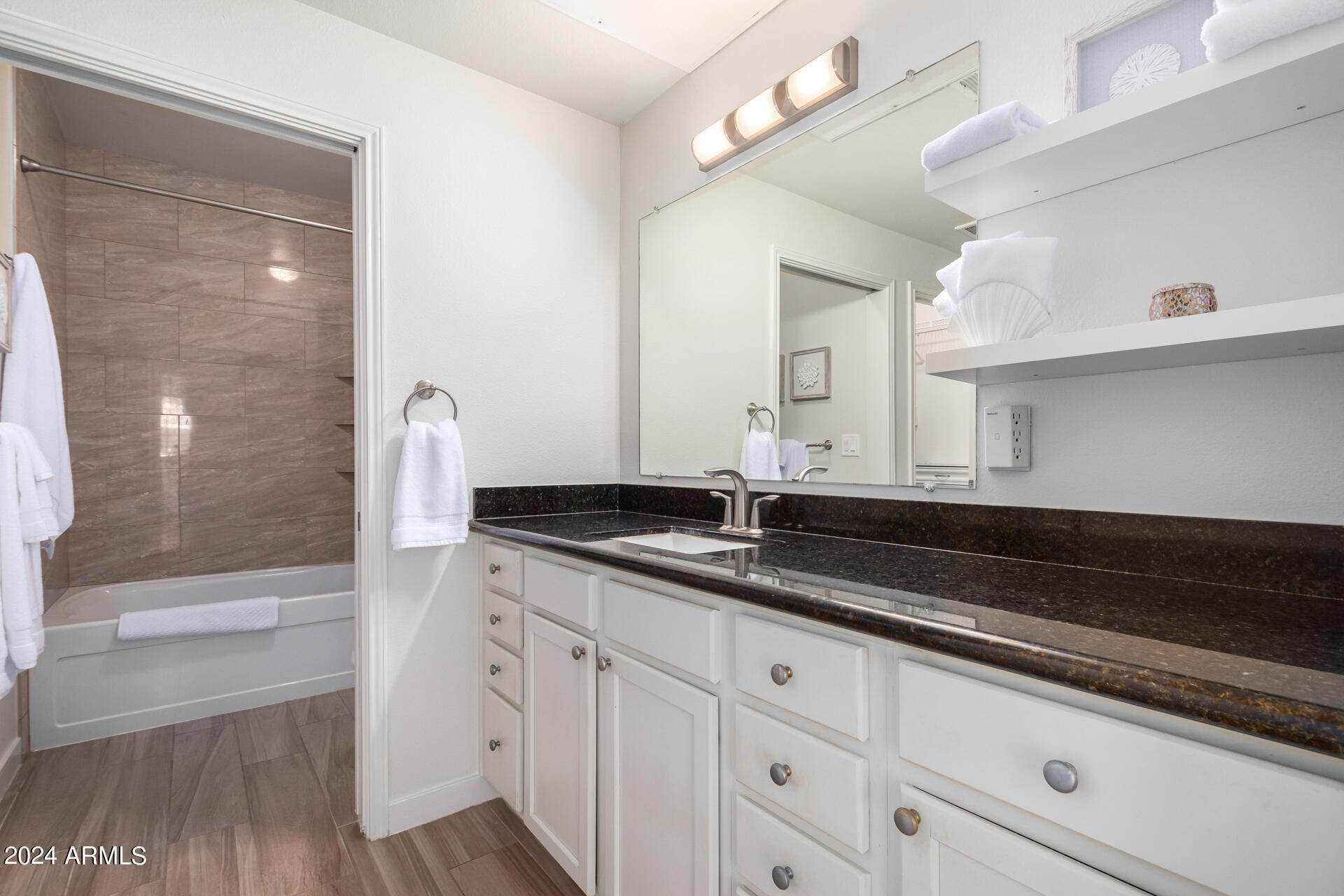 7009 E ACOMA Drive, 1035