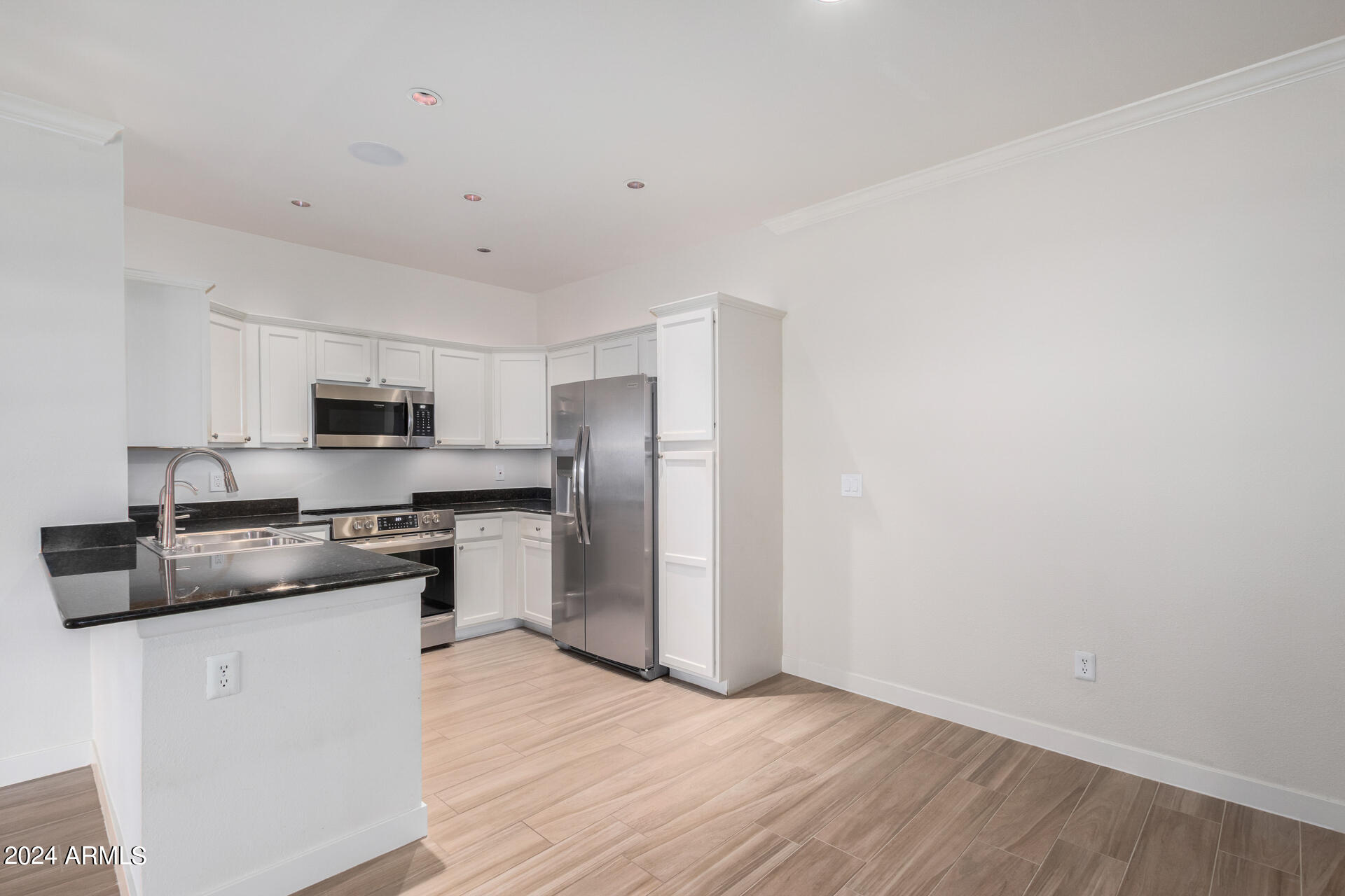 7009 E ACOMA Drive, 1035