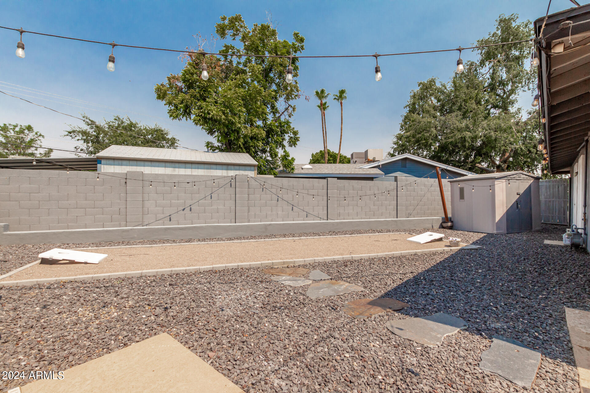 4111 E ROMA Avenue