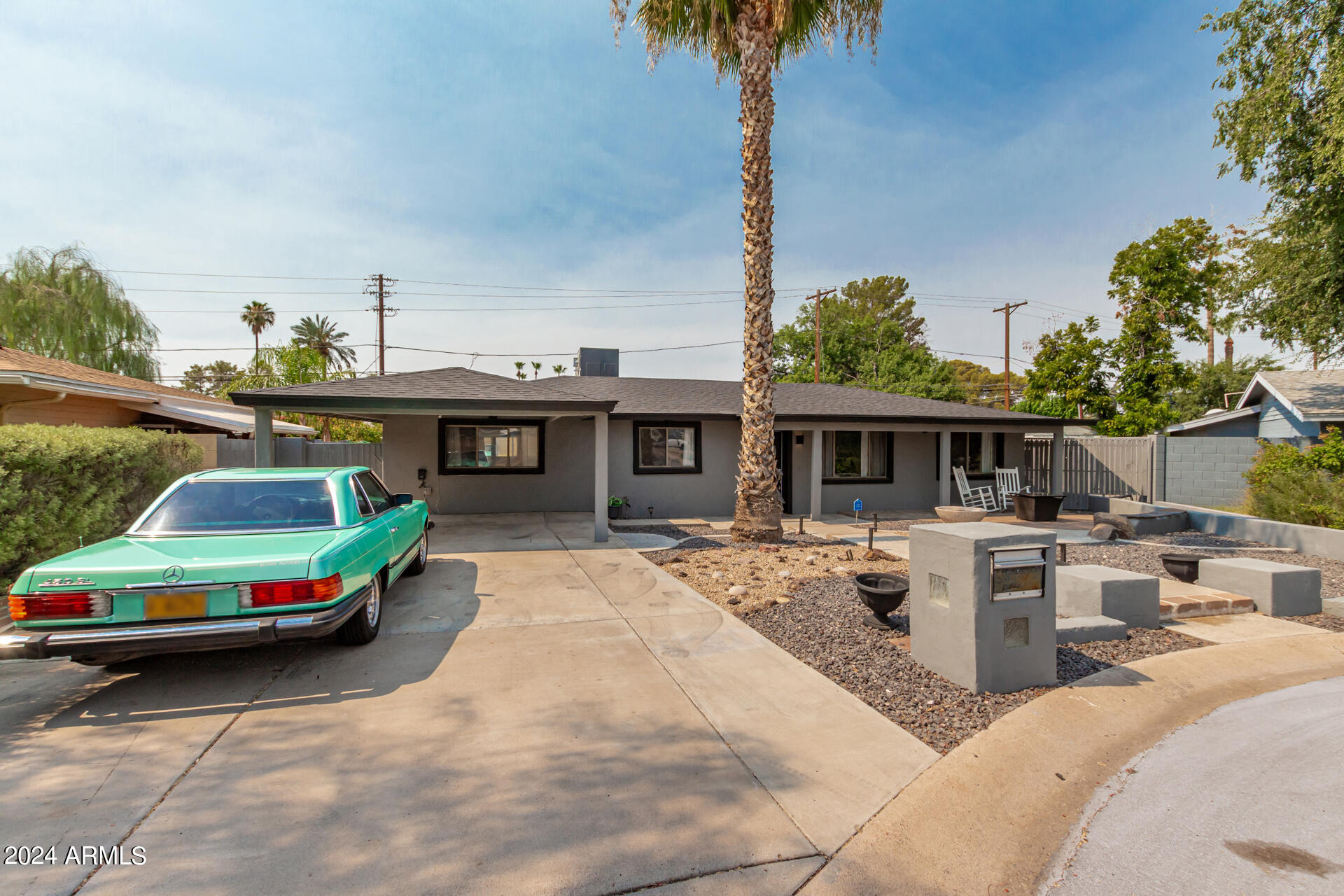4111 E ROMA Avenue