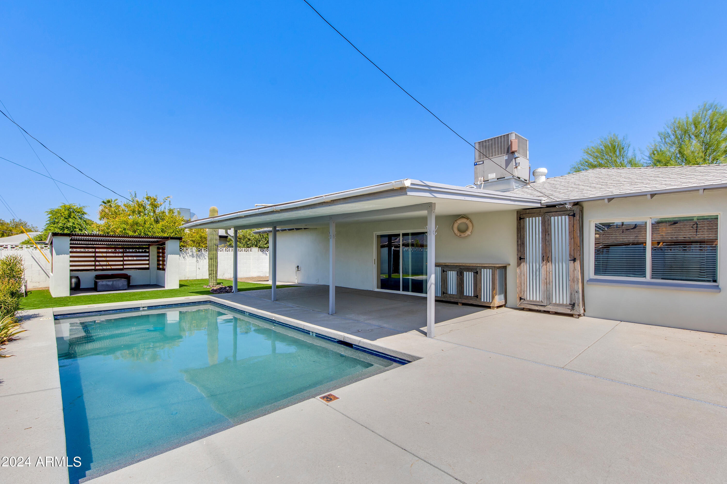 8725 E RANCHO VISTA Drive