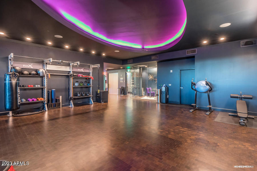 4422 N 75TH Street, 5005