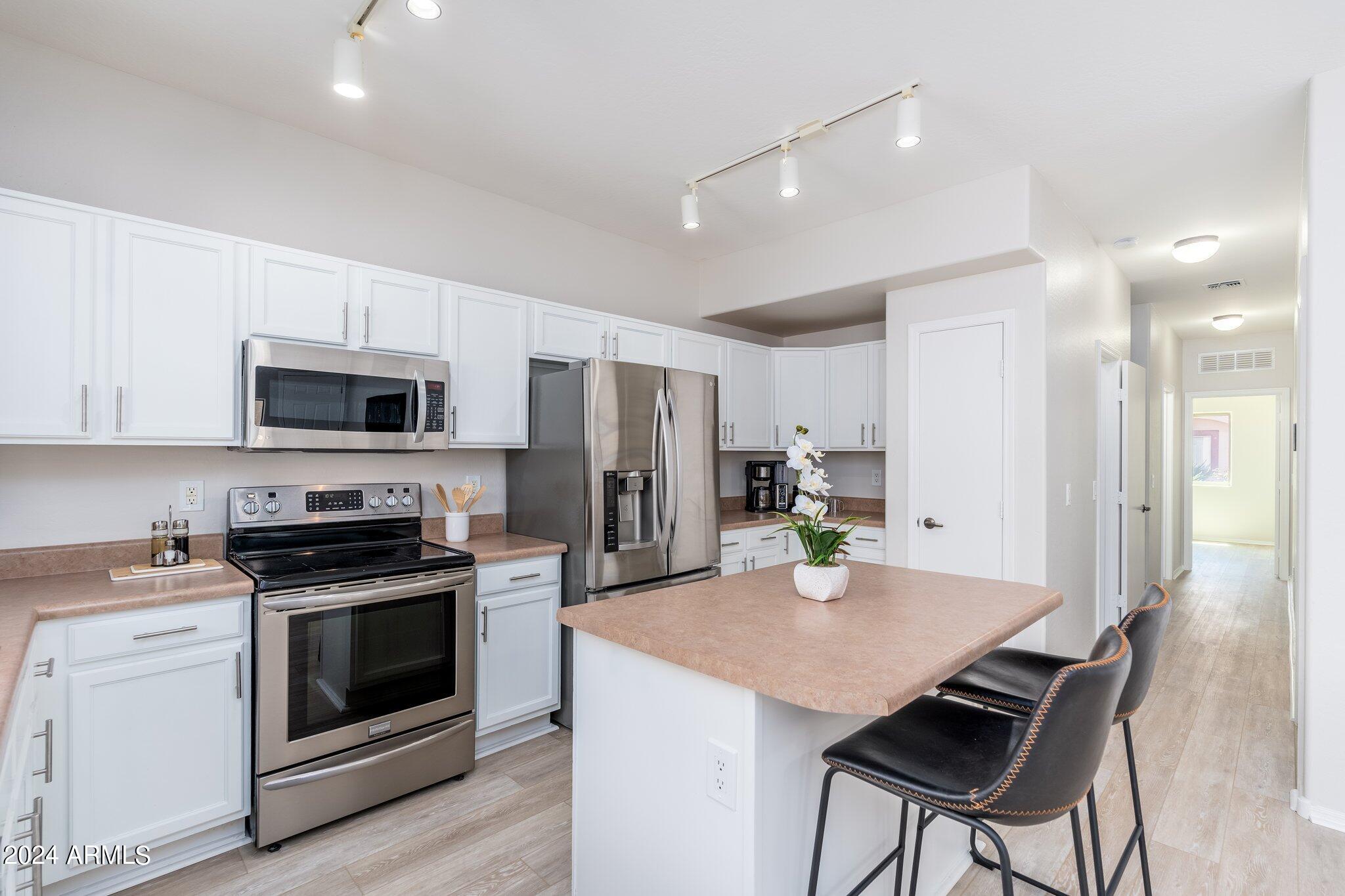 2708 E SCHILIRO Circle