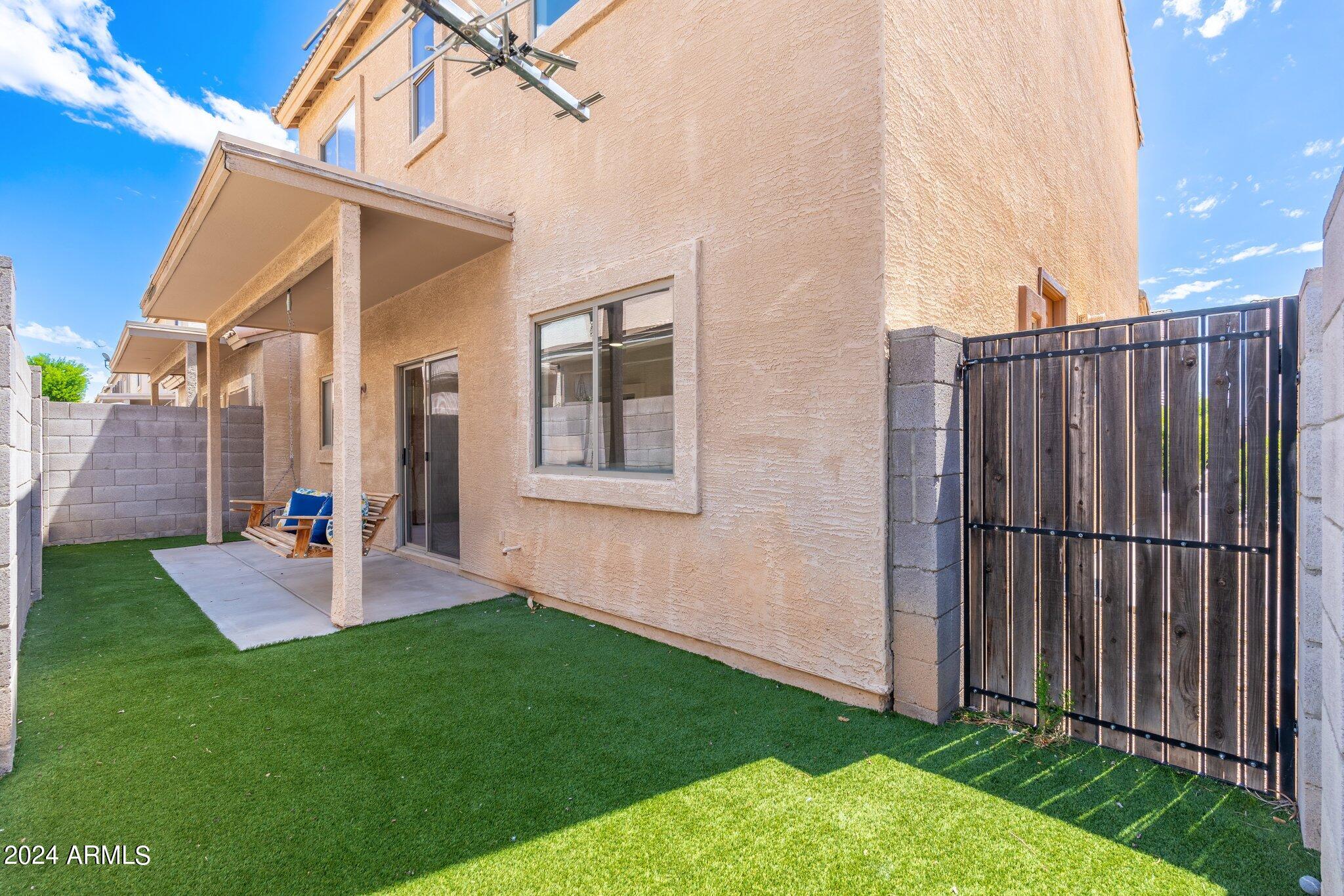 2708 E SCHILIRO Circle