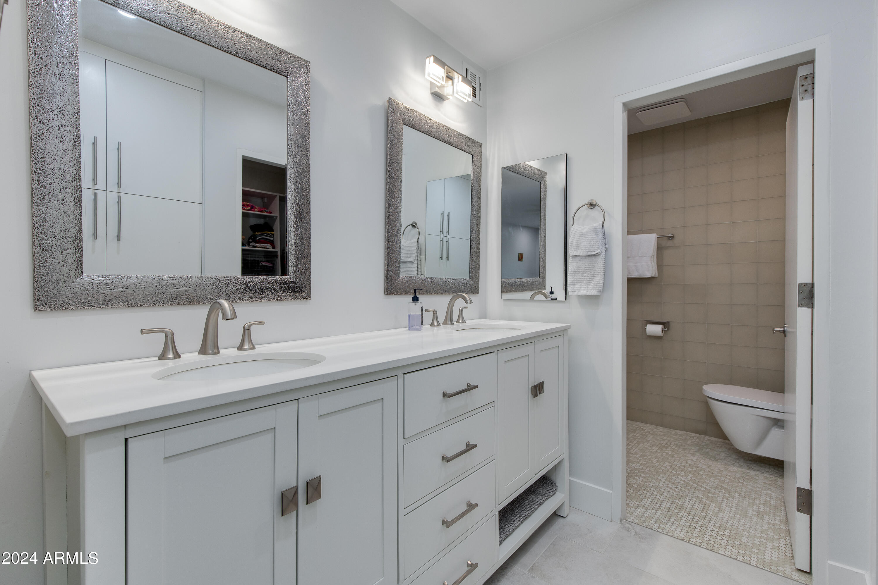 7118 N VIA DE ALEGRIA