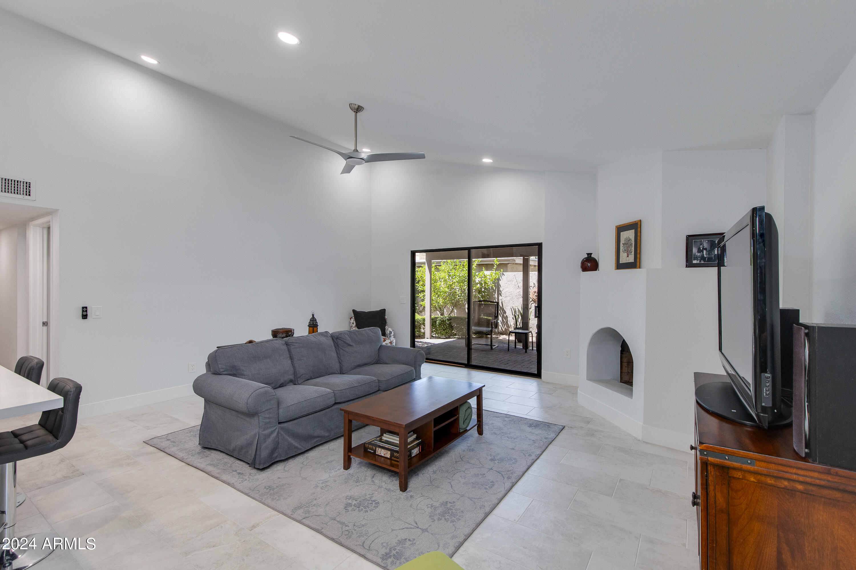 7118 N VIA DE ALEGRIA