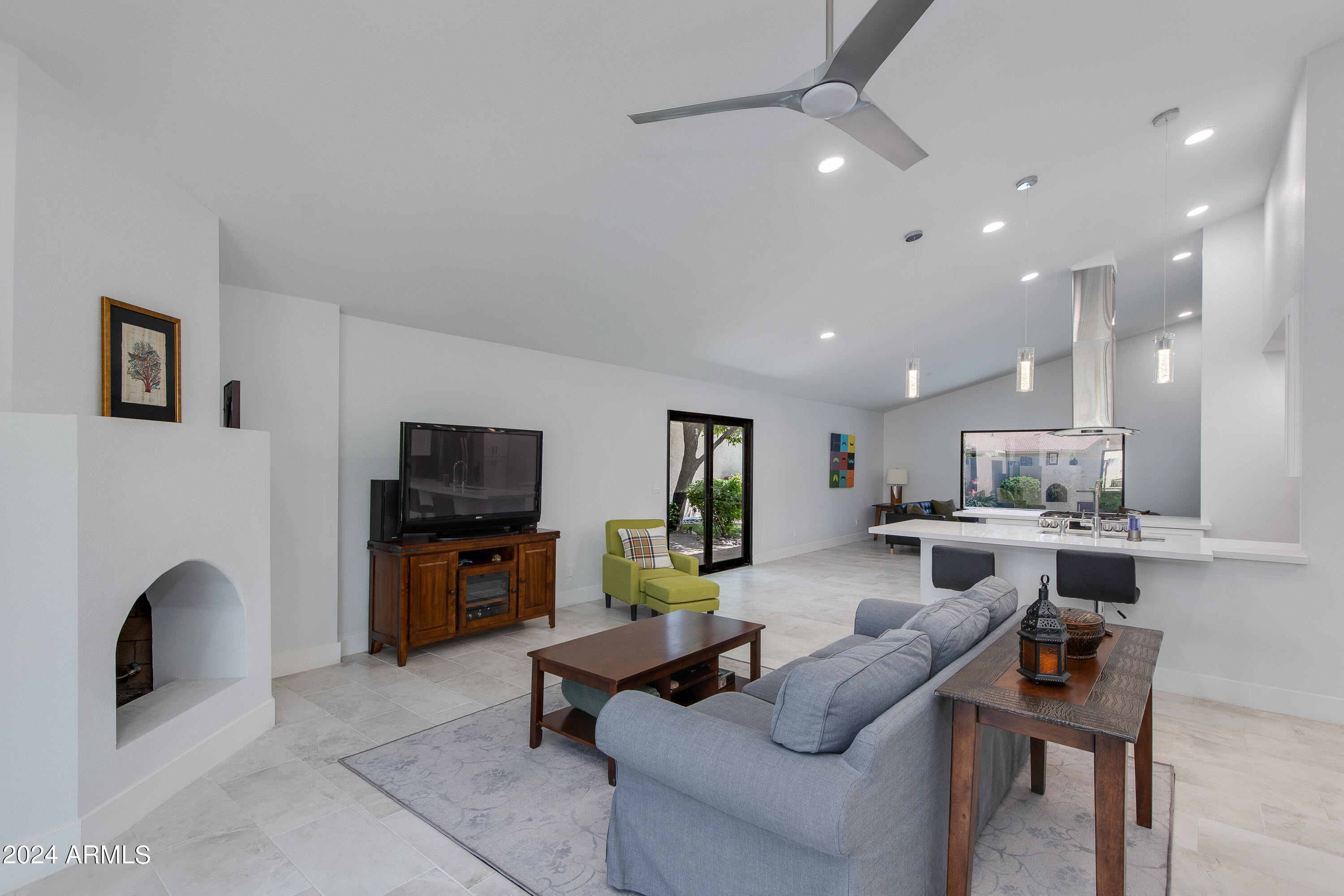 7118 N VIA DE ALEGRIA