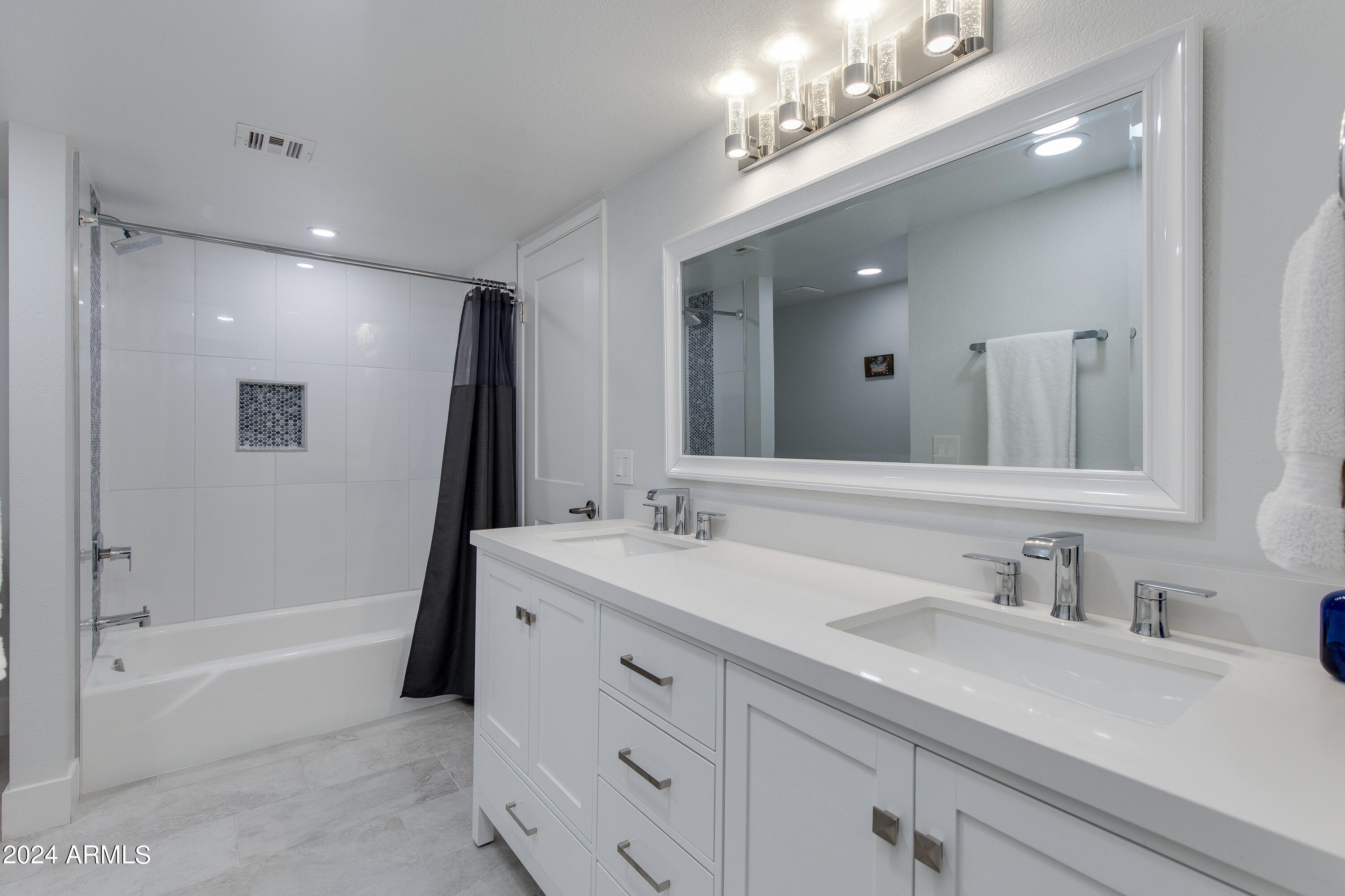 7118 N VIA DE ALEGRIA