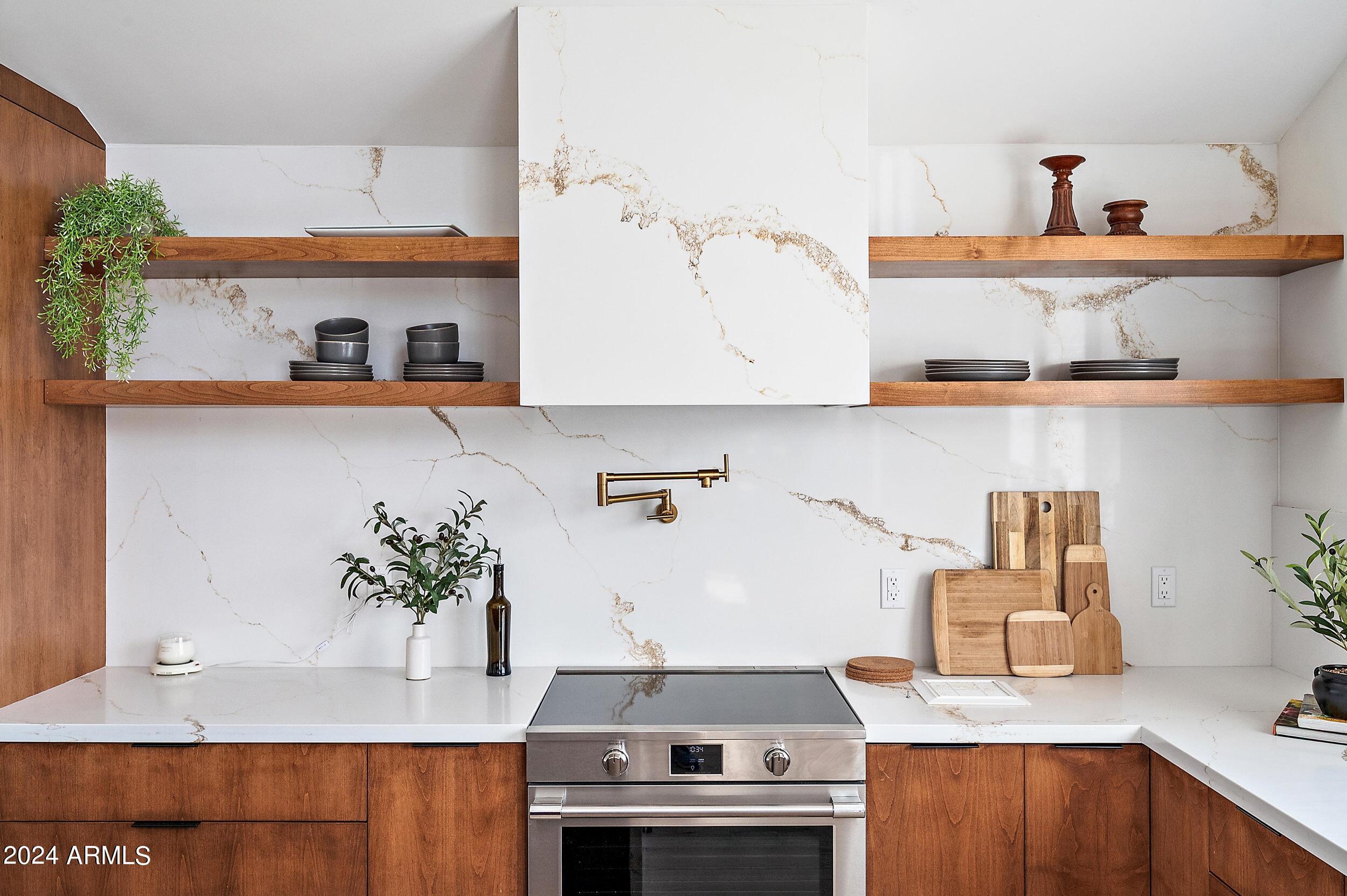 3817 E HIDDENVIEW Drive