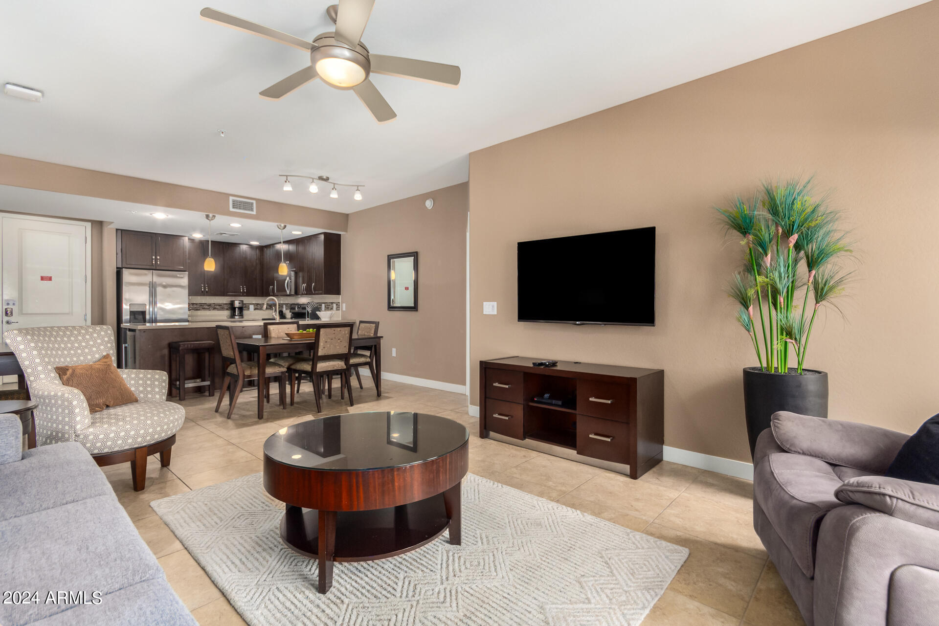 5450 E DEER VALLEY Drive 2171