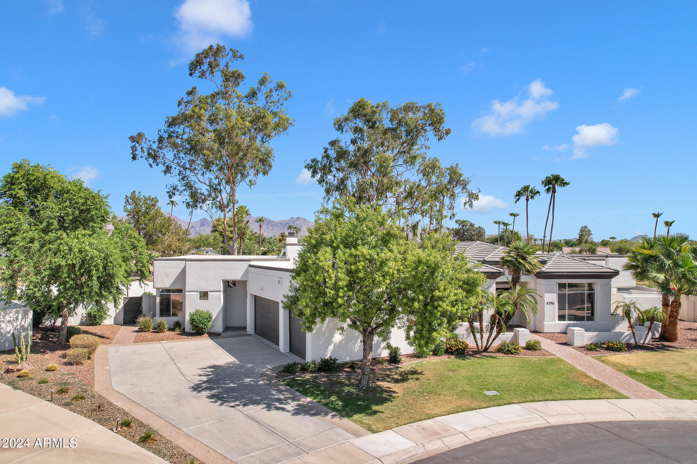 8396 E SUNNYSIDE Drive