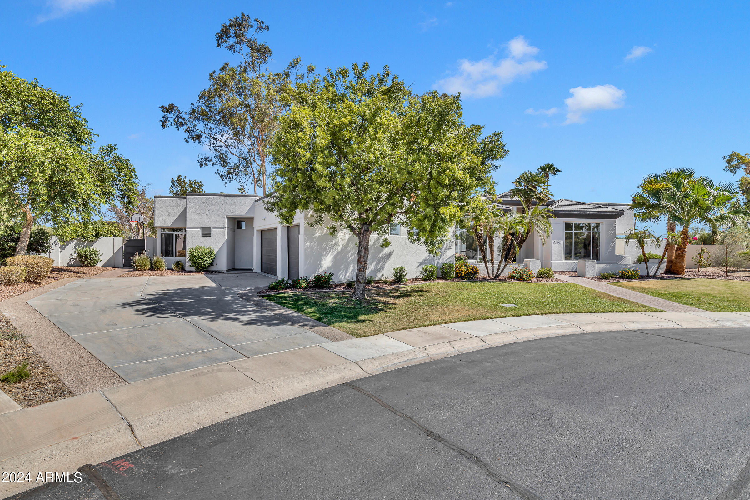 8396 E SUNNYSIDE Drive
