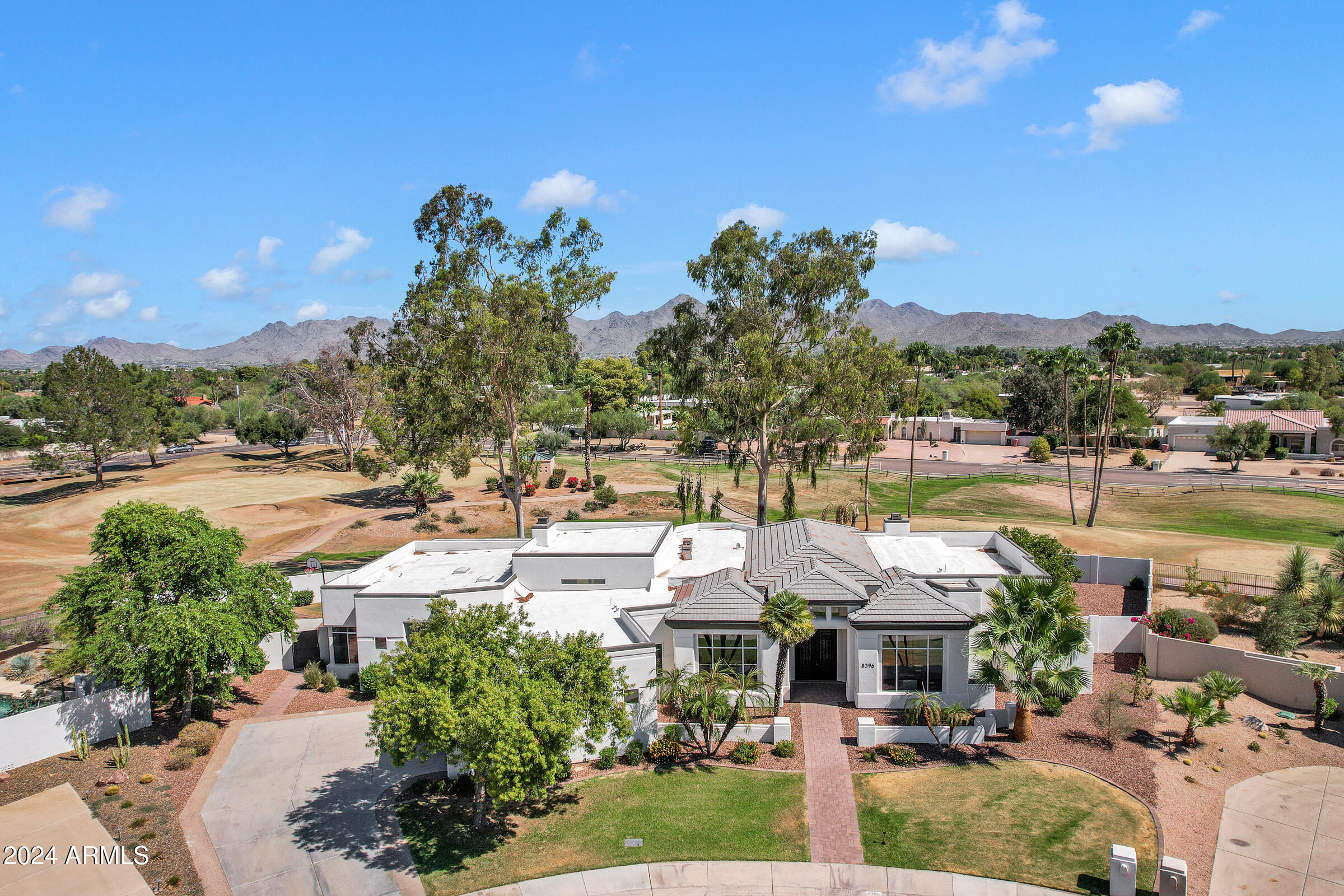 8396 E SUNNYSIDE Drive