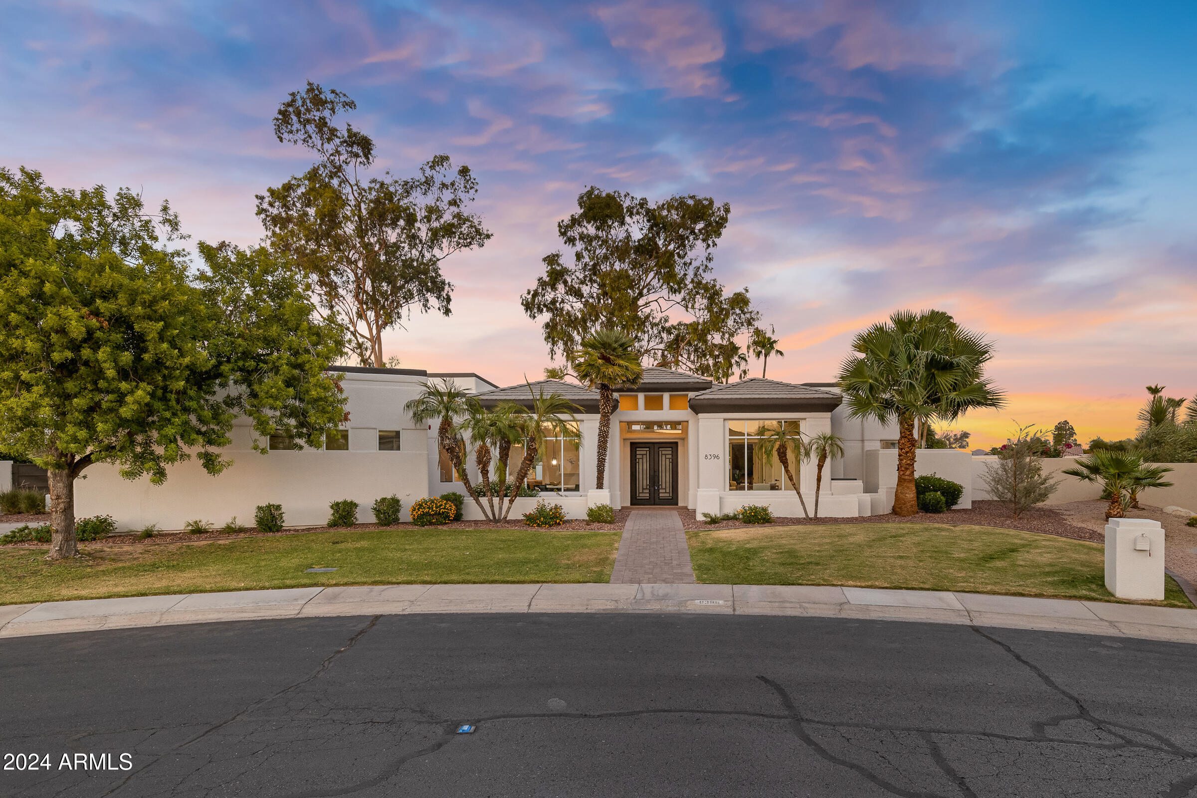 8396 E SUNNYSIDE Drive