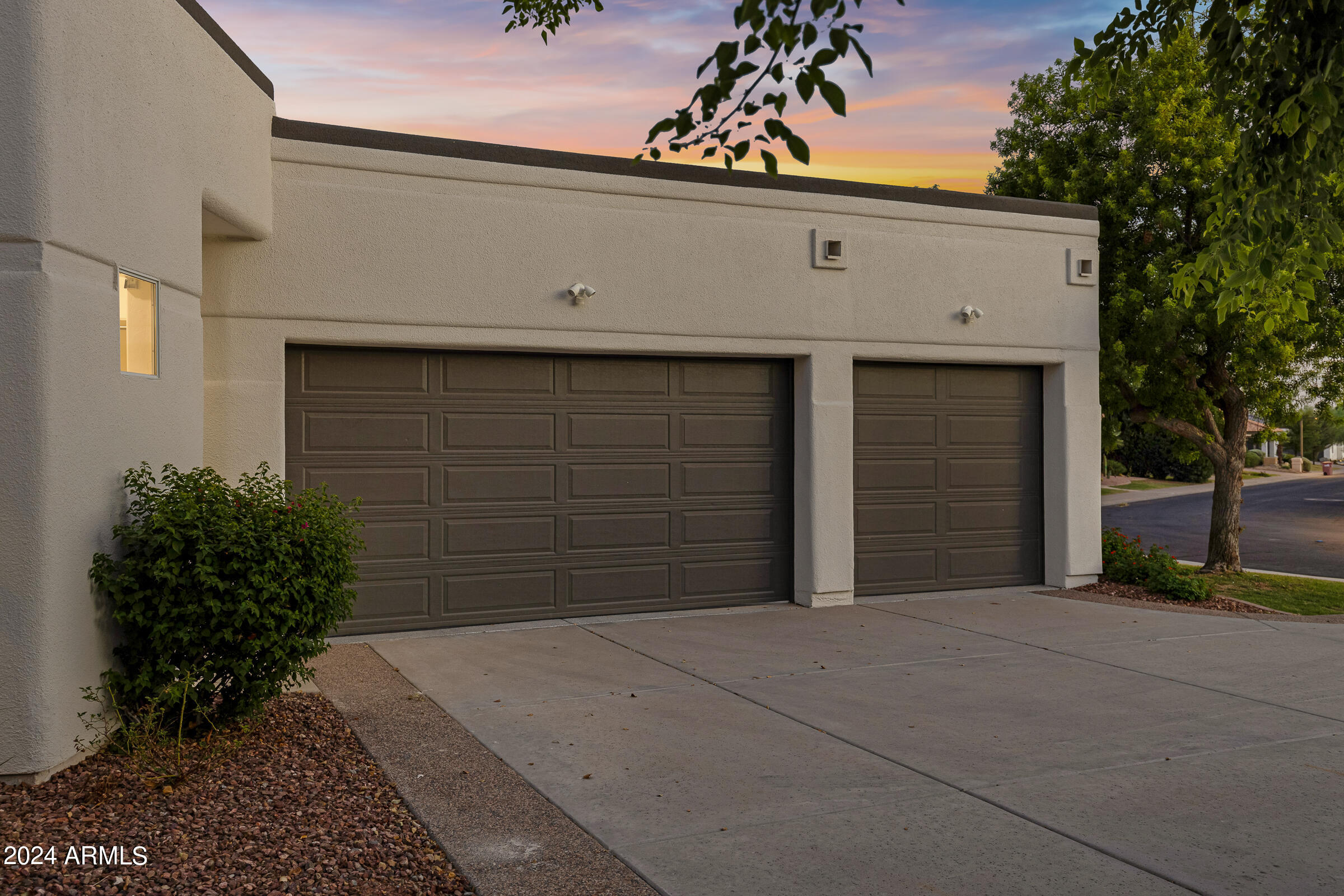 8396 E SUNNYSIDE Drive