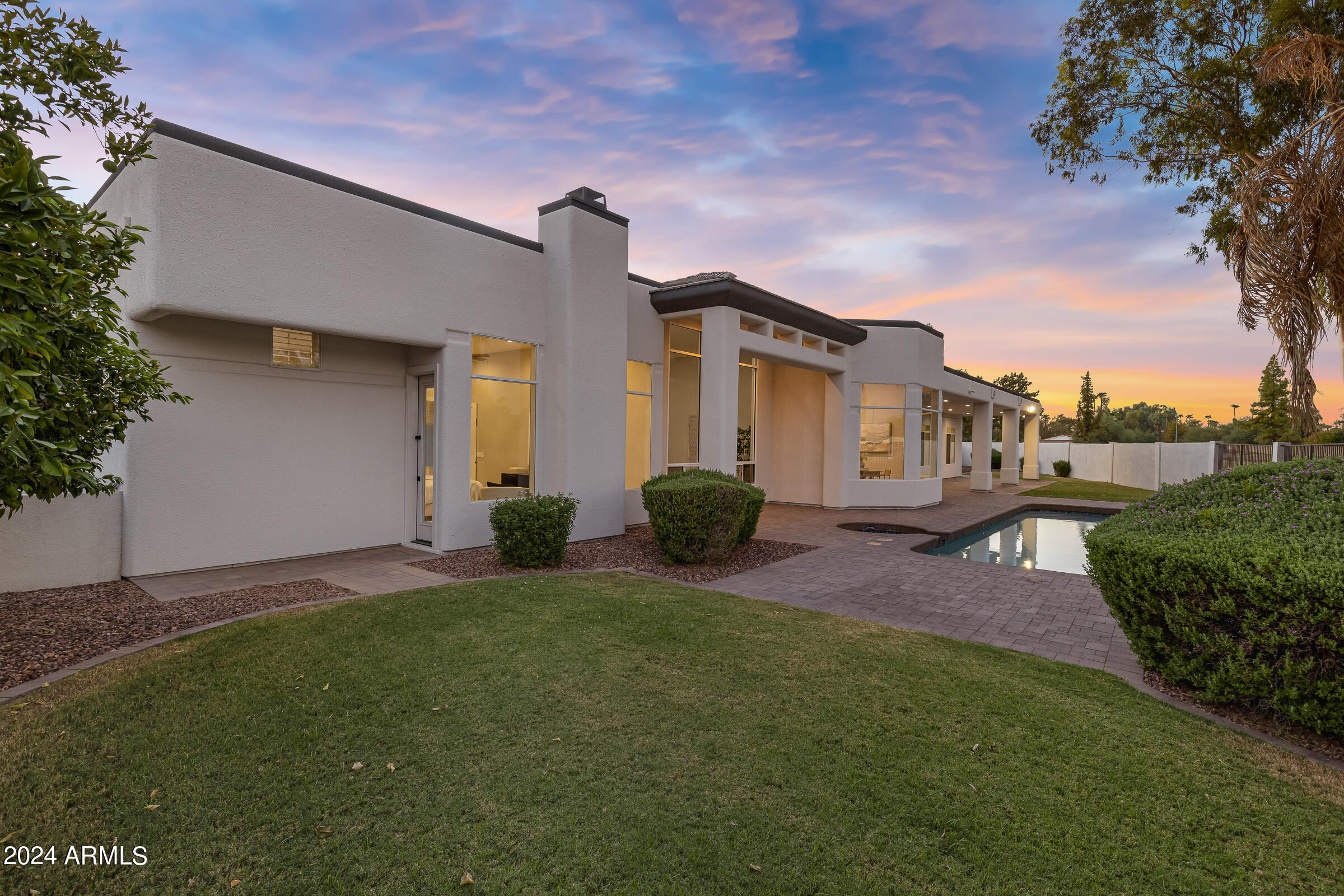 8396 E SUNNYSIDE Drive