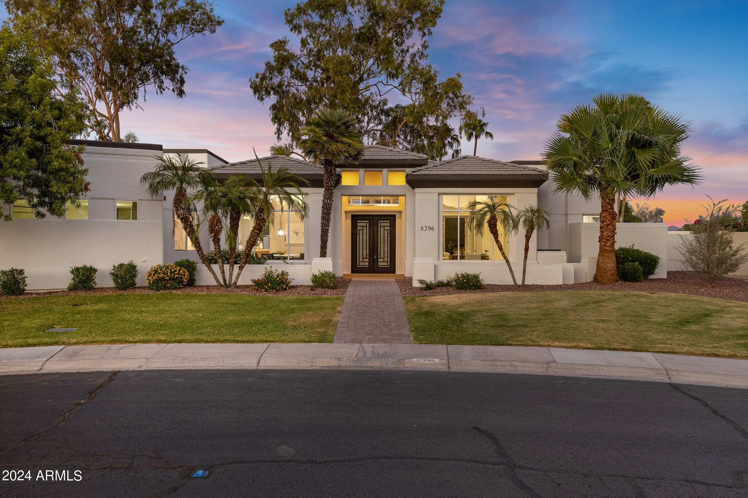 8396 E SUNNYSIDE Drive