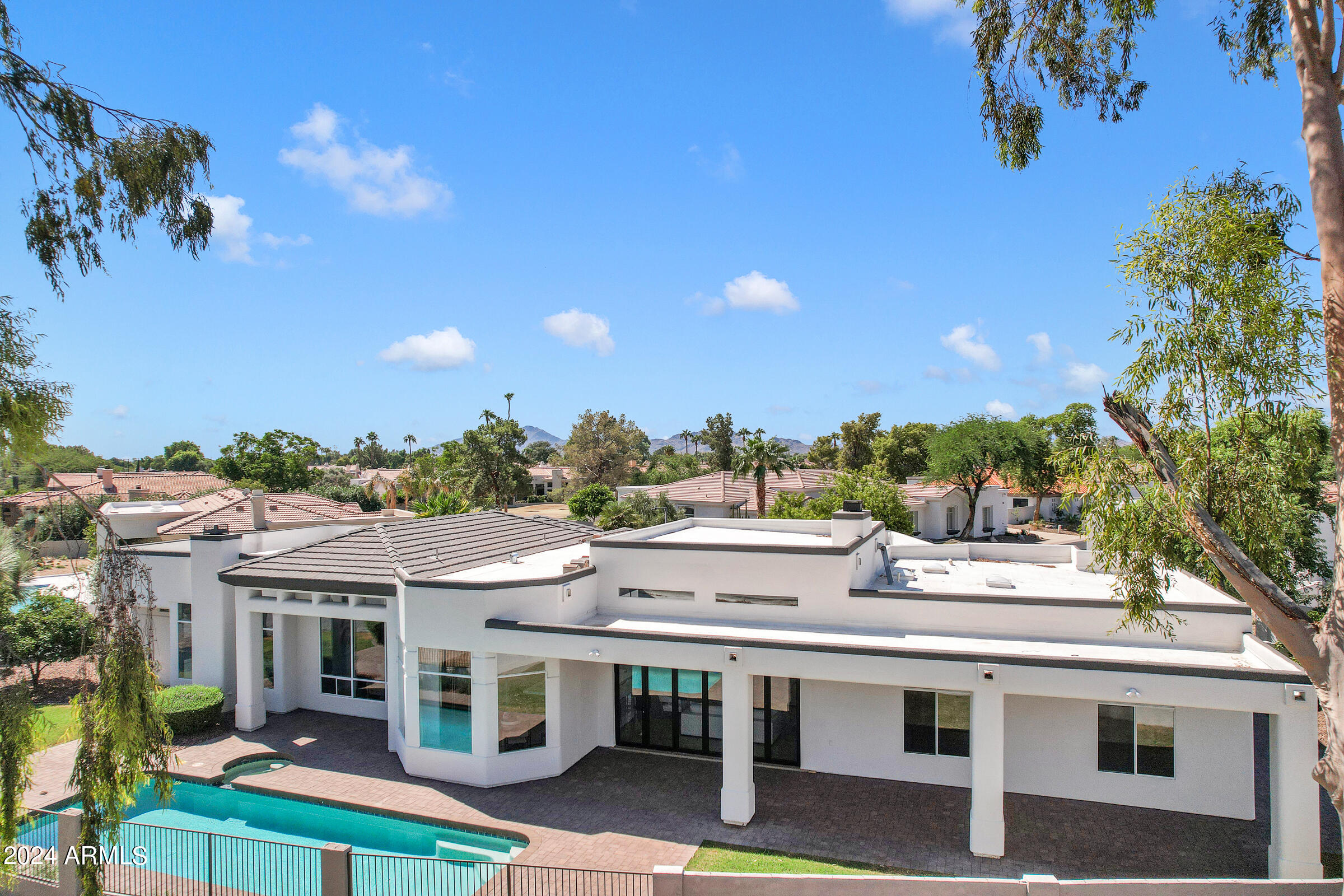 8396 E SUNNYSIDE Drive