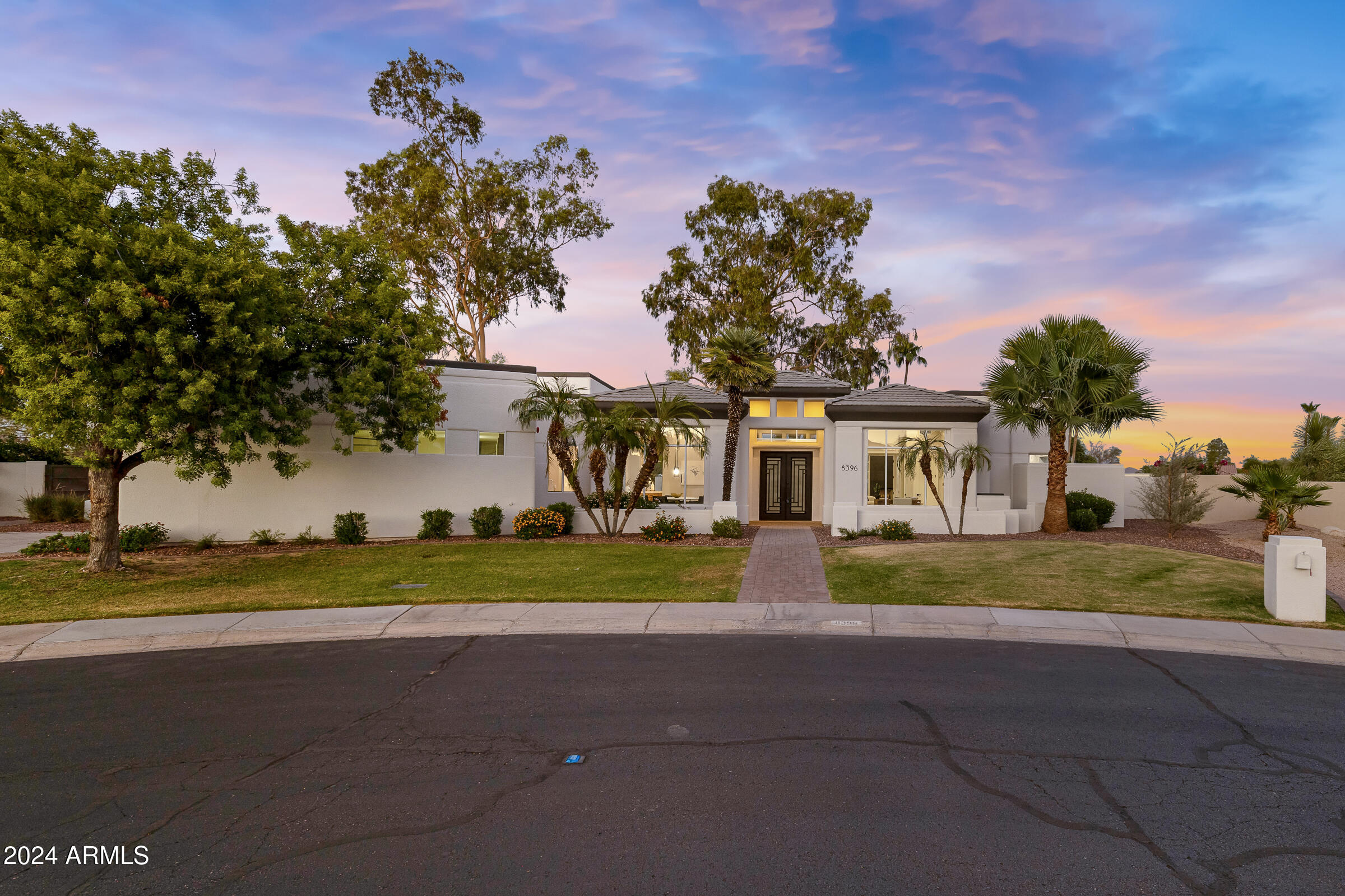 8396 E SUNNYSIDE Drive