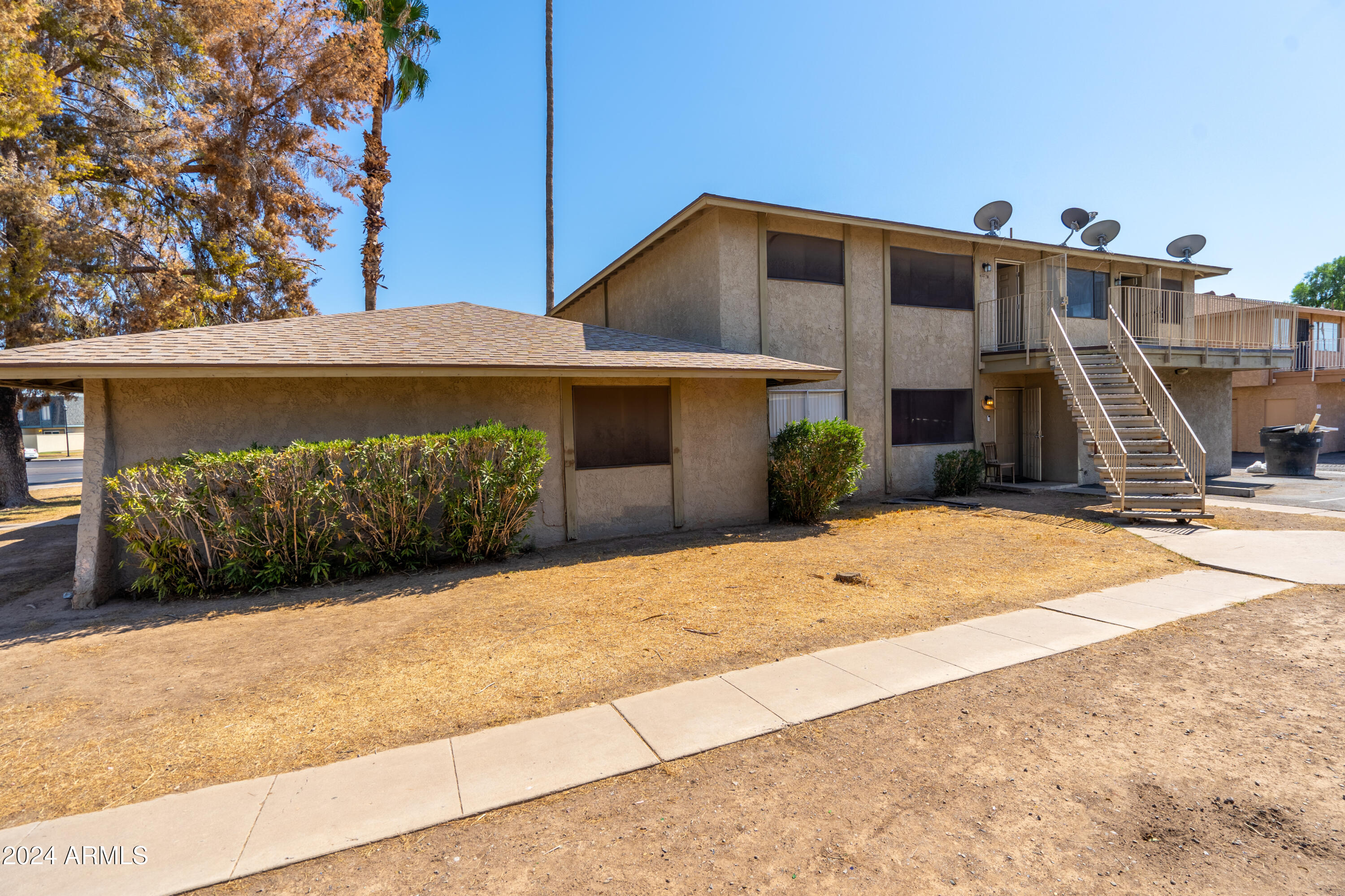 3307 W HARMONT Drive