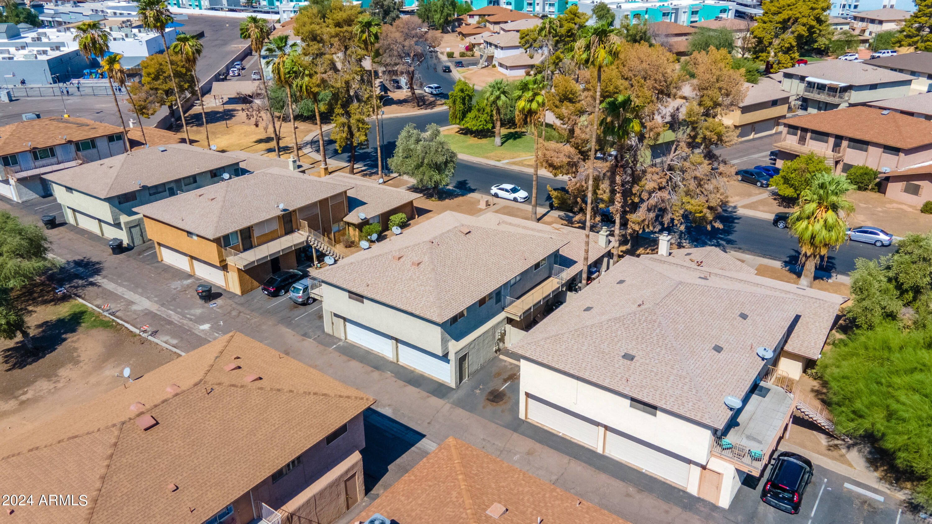 3307 W HARMONT Drive