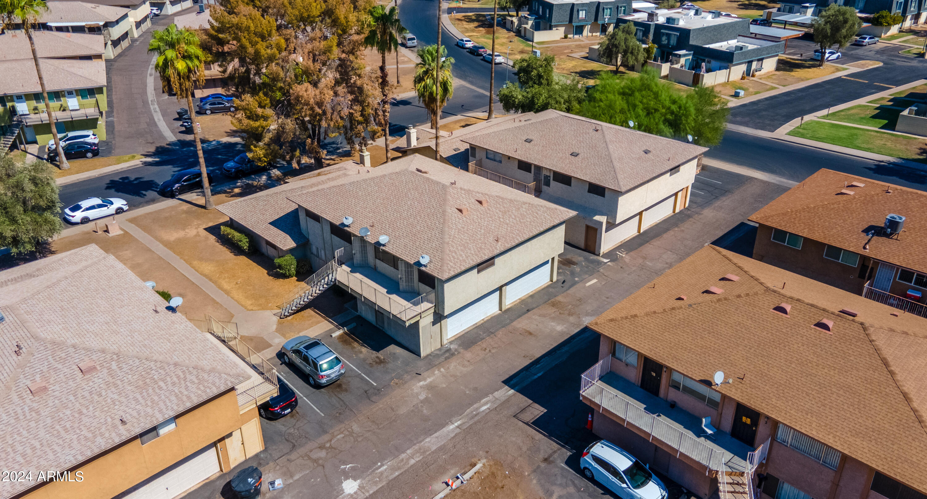 3307 W HARMONT Drive