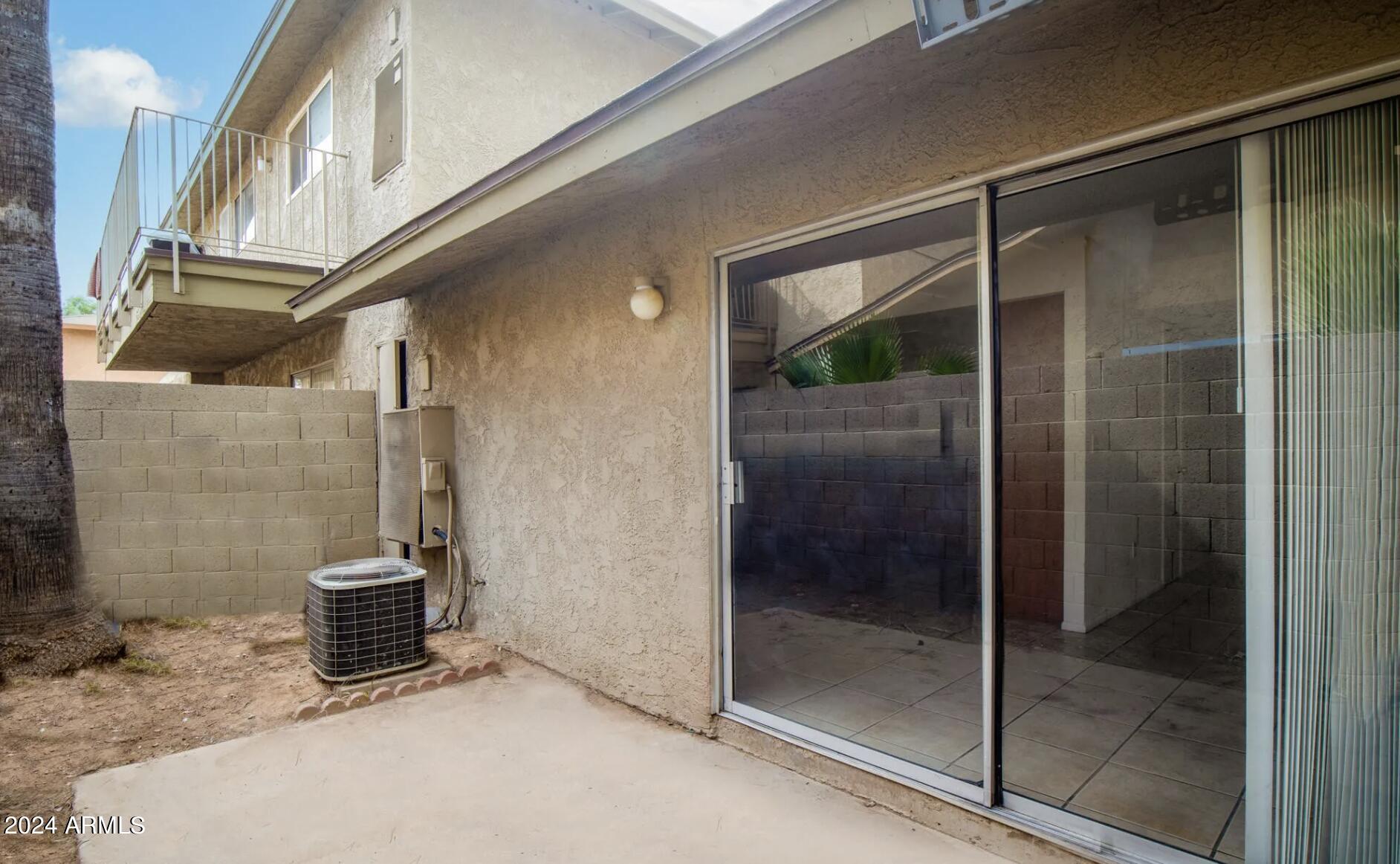 3307 W HARMONT Drive