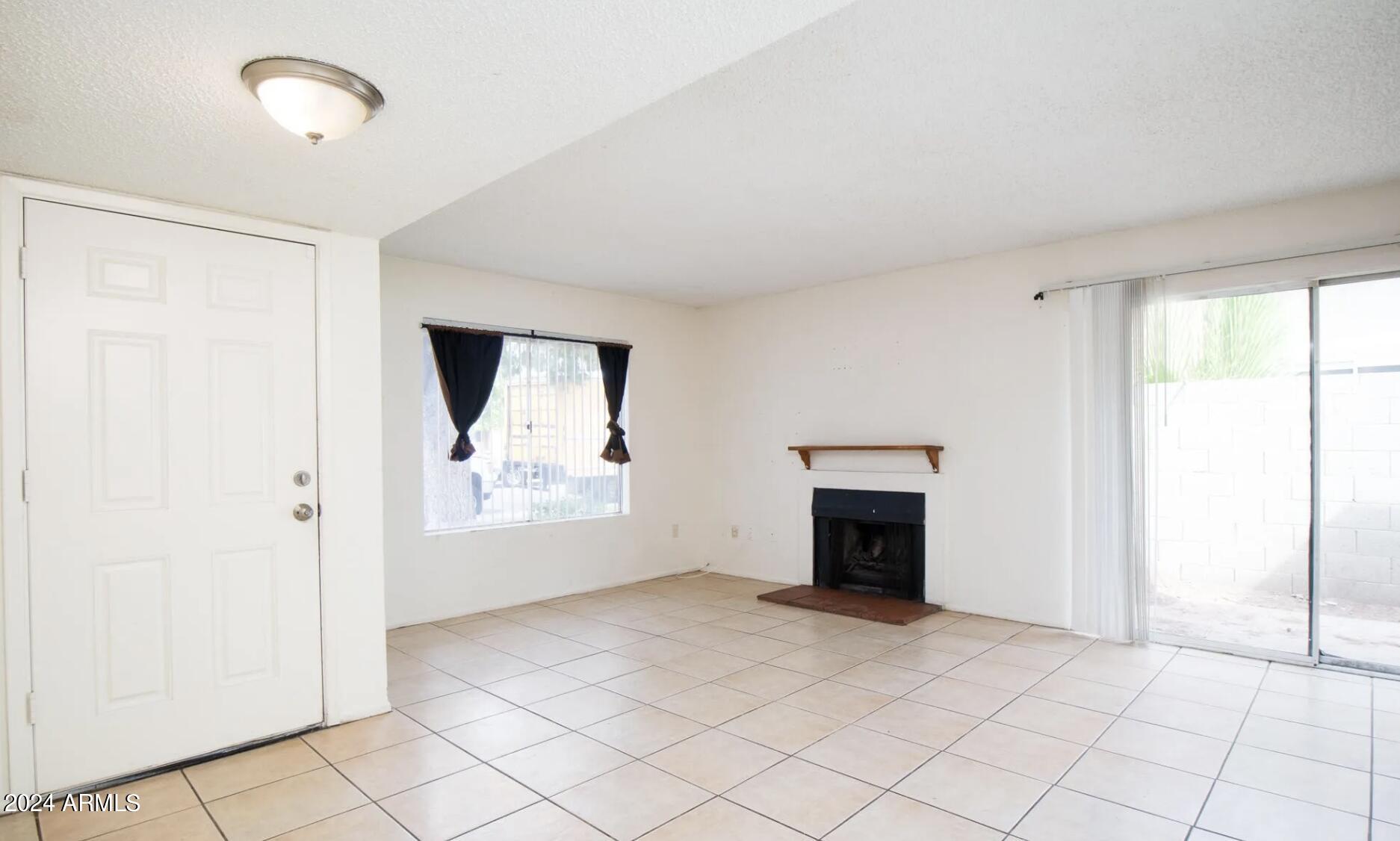 3307 W HARMONT Drive