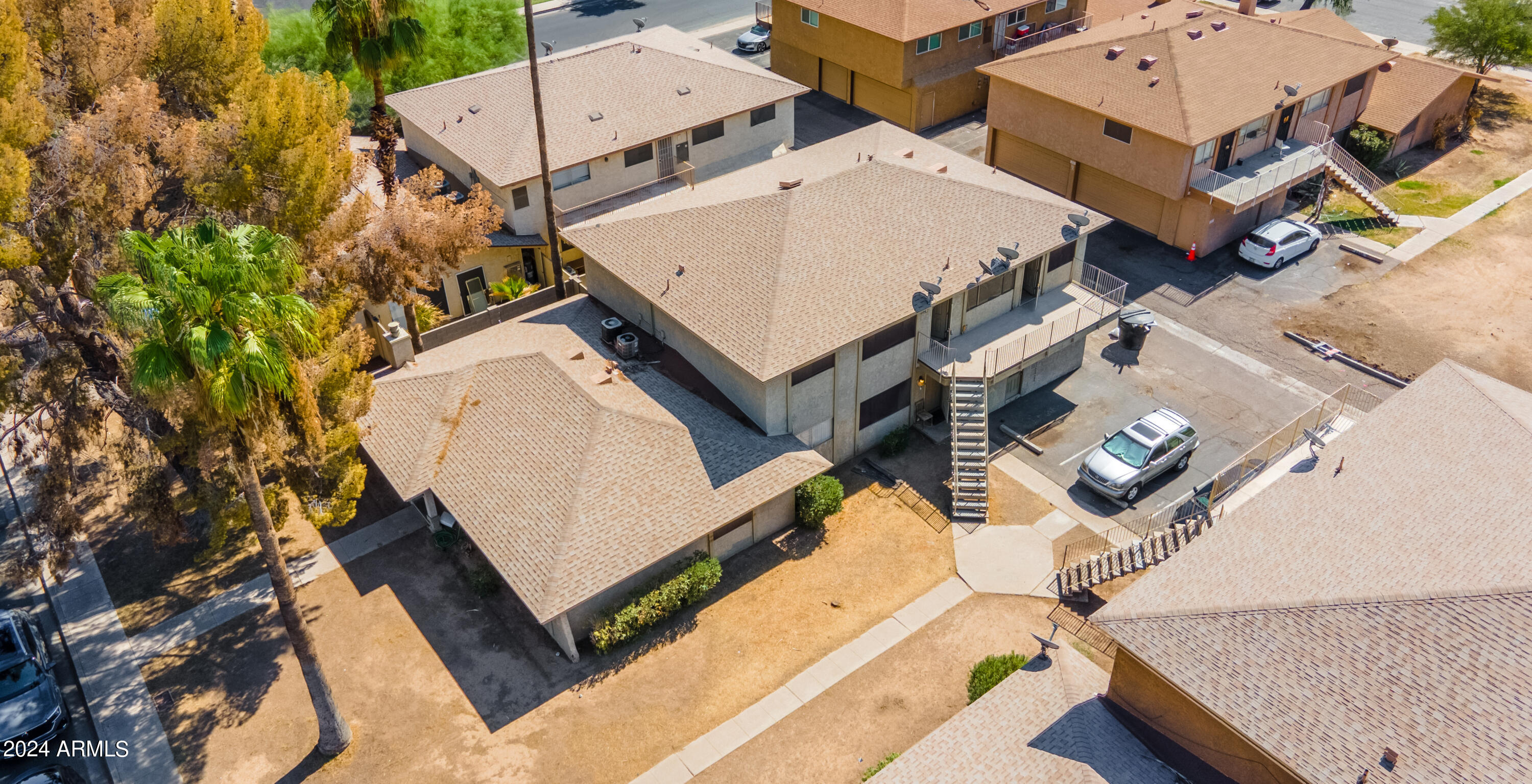 3307 W HARMONT Drive