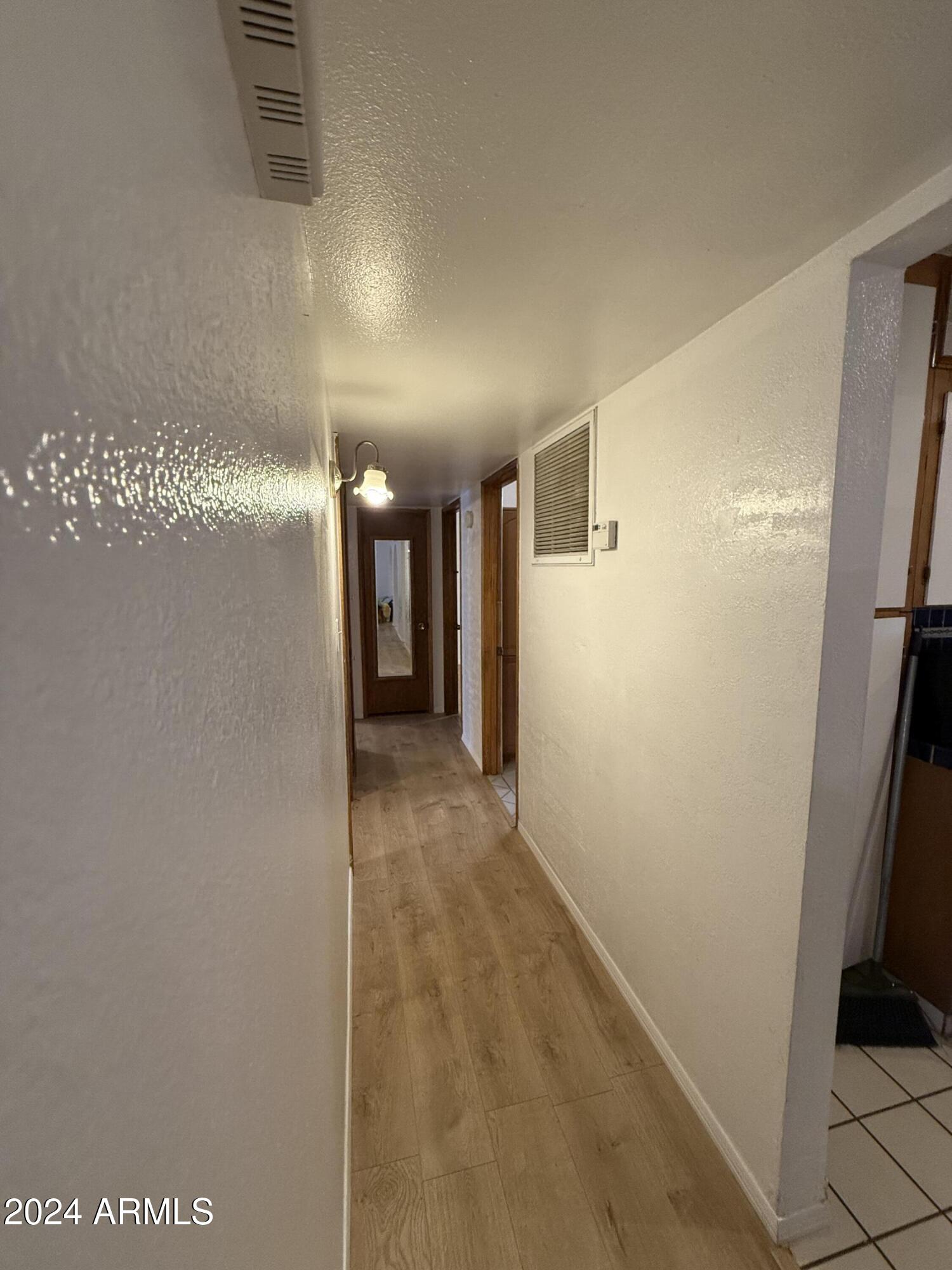 1702 W SUNNYSLOPE Lane