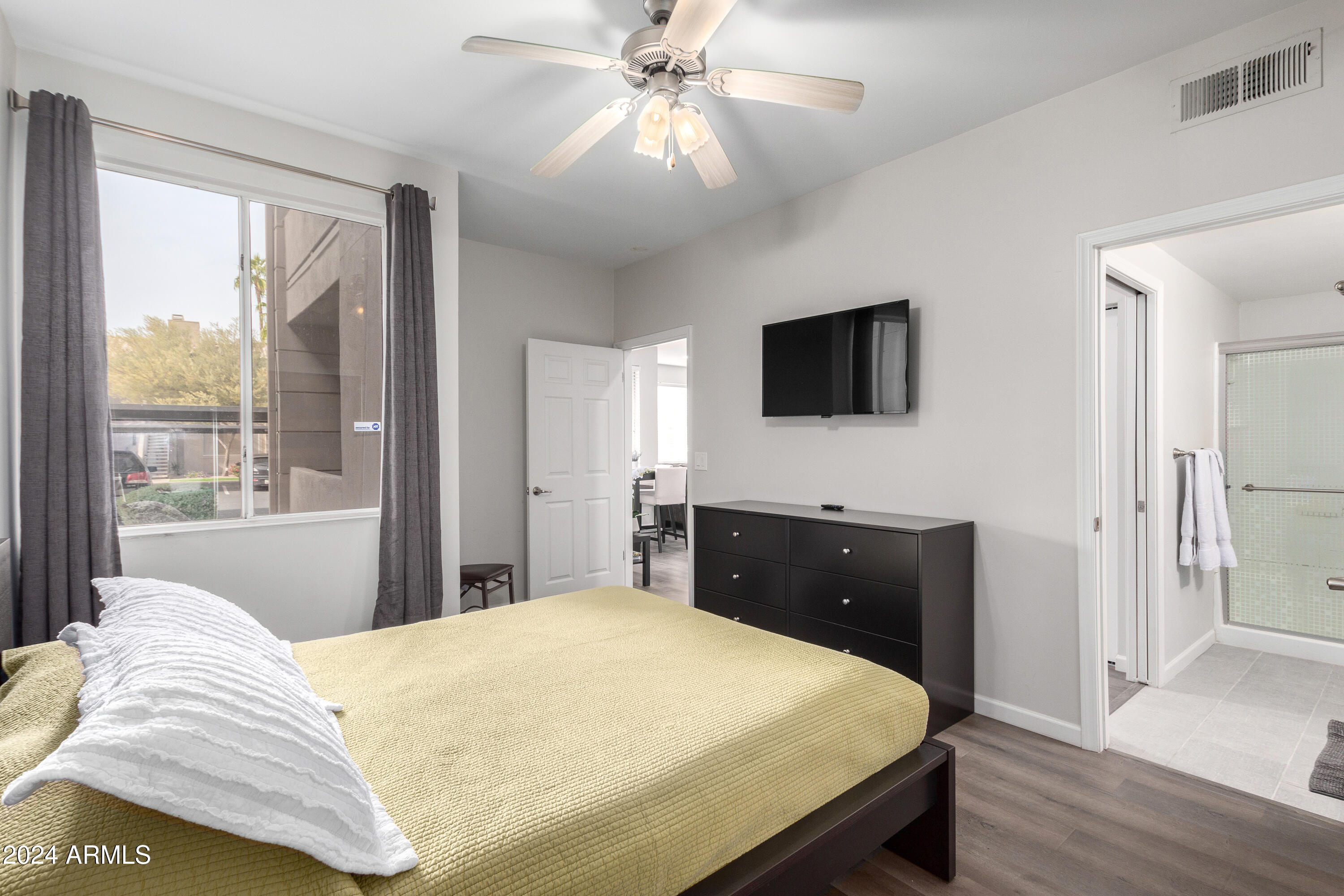 7009 E ACOMA Drive, 1143