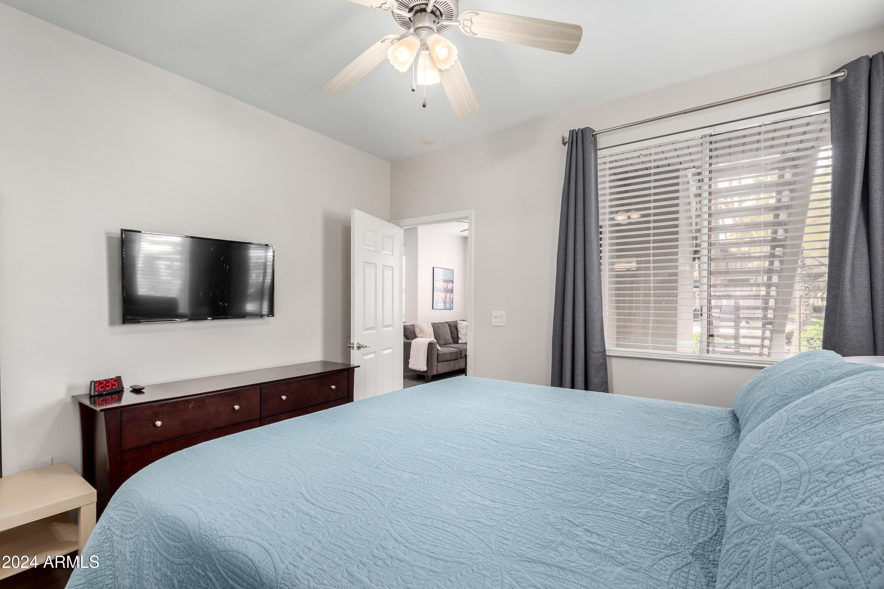 7009 E ACOMA Drive, 1143