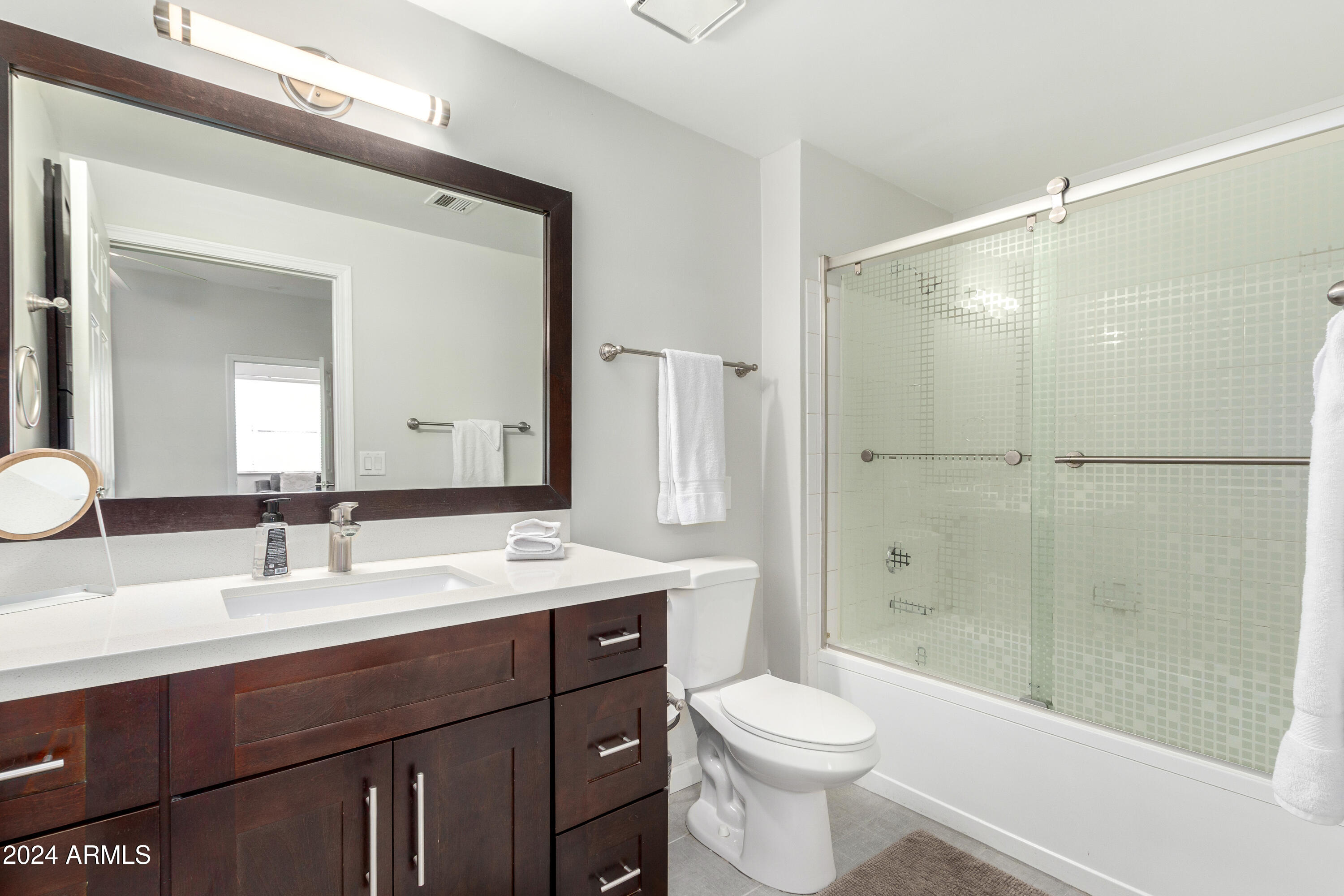 7009 E ACOMA Drive, 1143