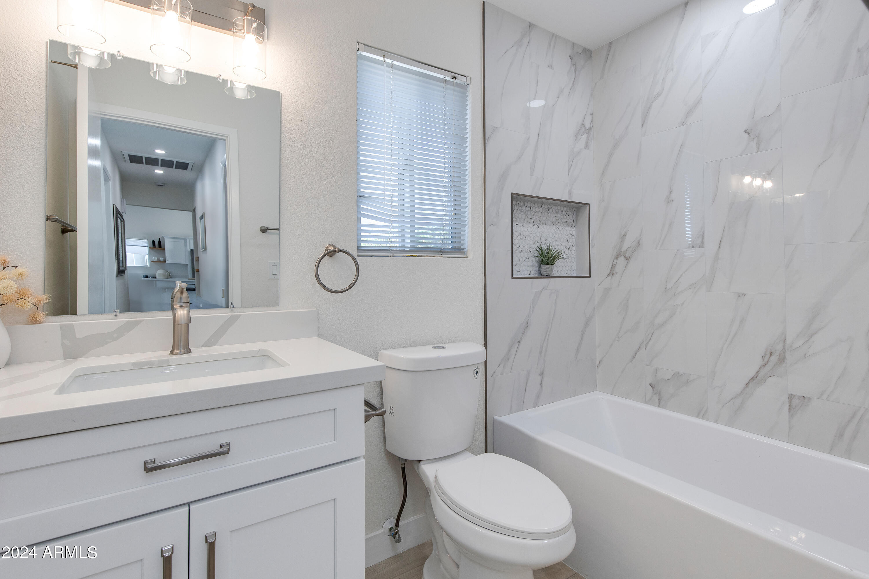 6250 E CAROLINA Drive